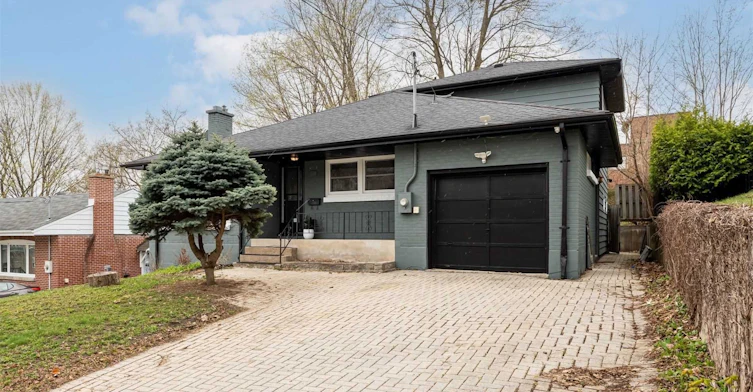 Main-22 Drury Lane, Barrie, ON, L4M 3C6