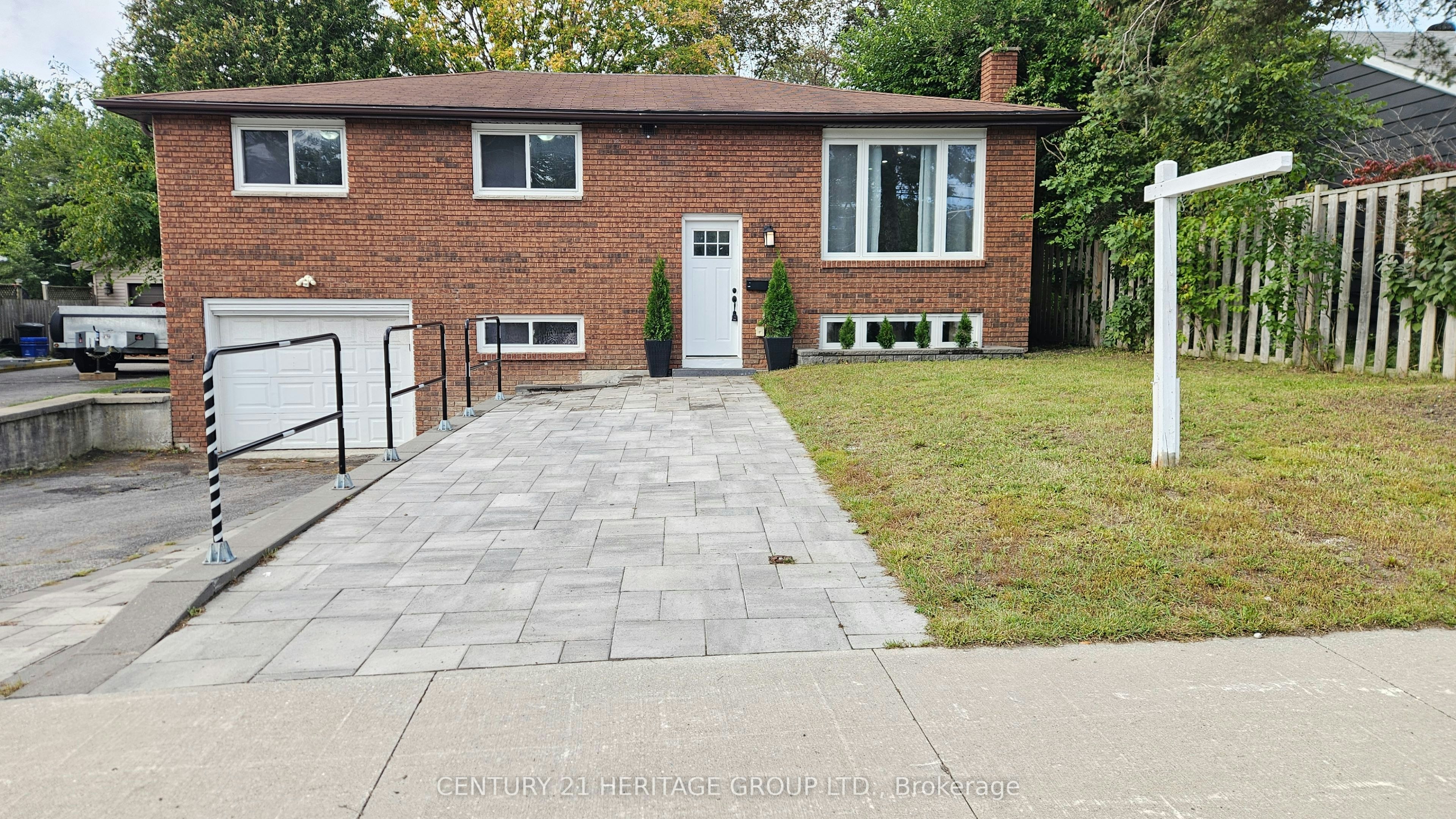 200 Ferndale Drive N, Barrie, ON, L4N 9W1