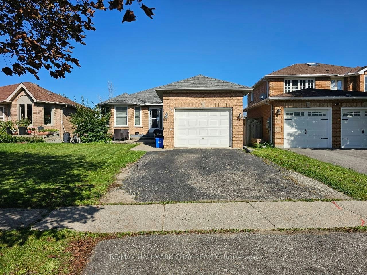 23 Morton Crescent, Barrie, ON, L4N 7T4