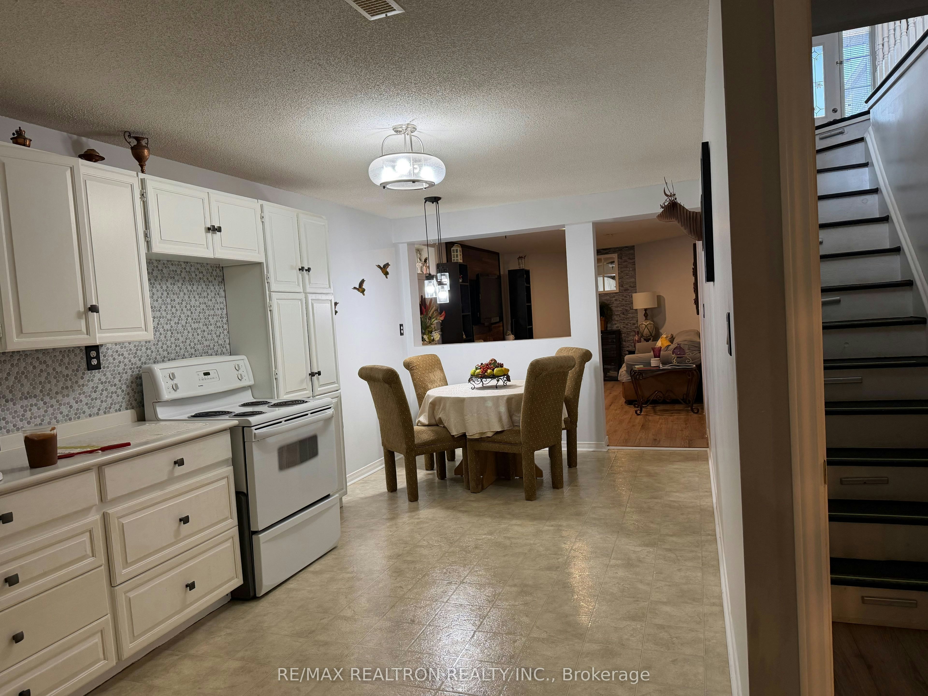 46 Cloughley Drive, Barrie, ON, L4N 9T3 - 30