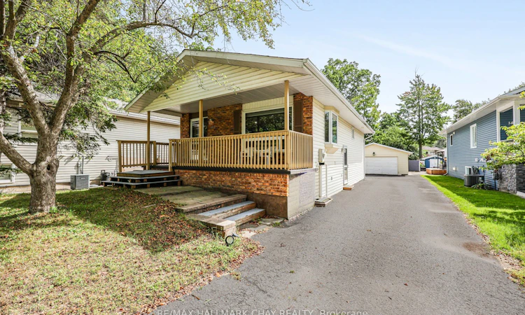 1475 River Road W
