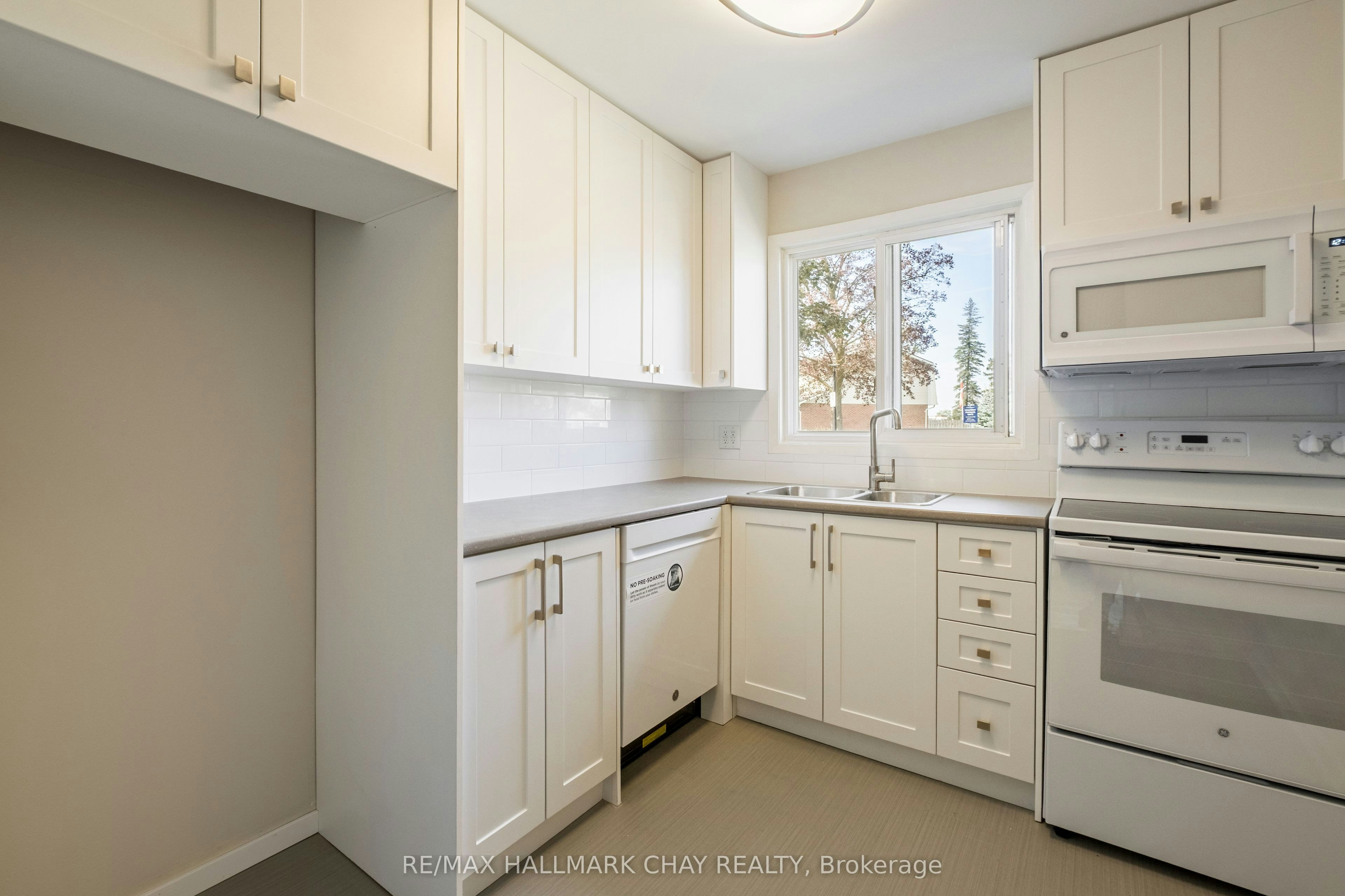 28-177 Bayview Drive, Barrie, ON, L4N 4Y6 - 7