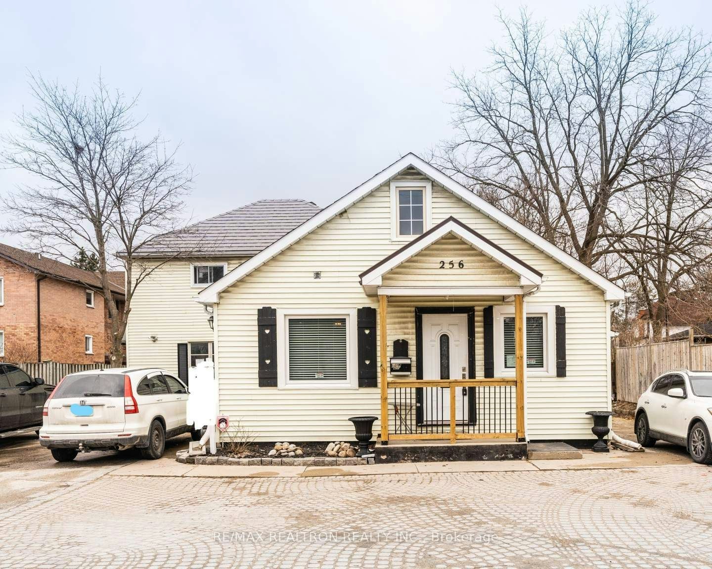 256 Dunlop Street W, Barrie, ON, P0A 1C0
