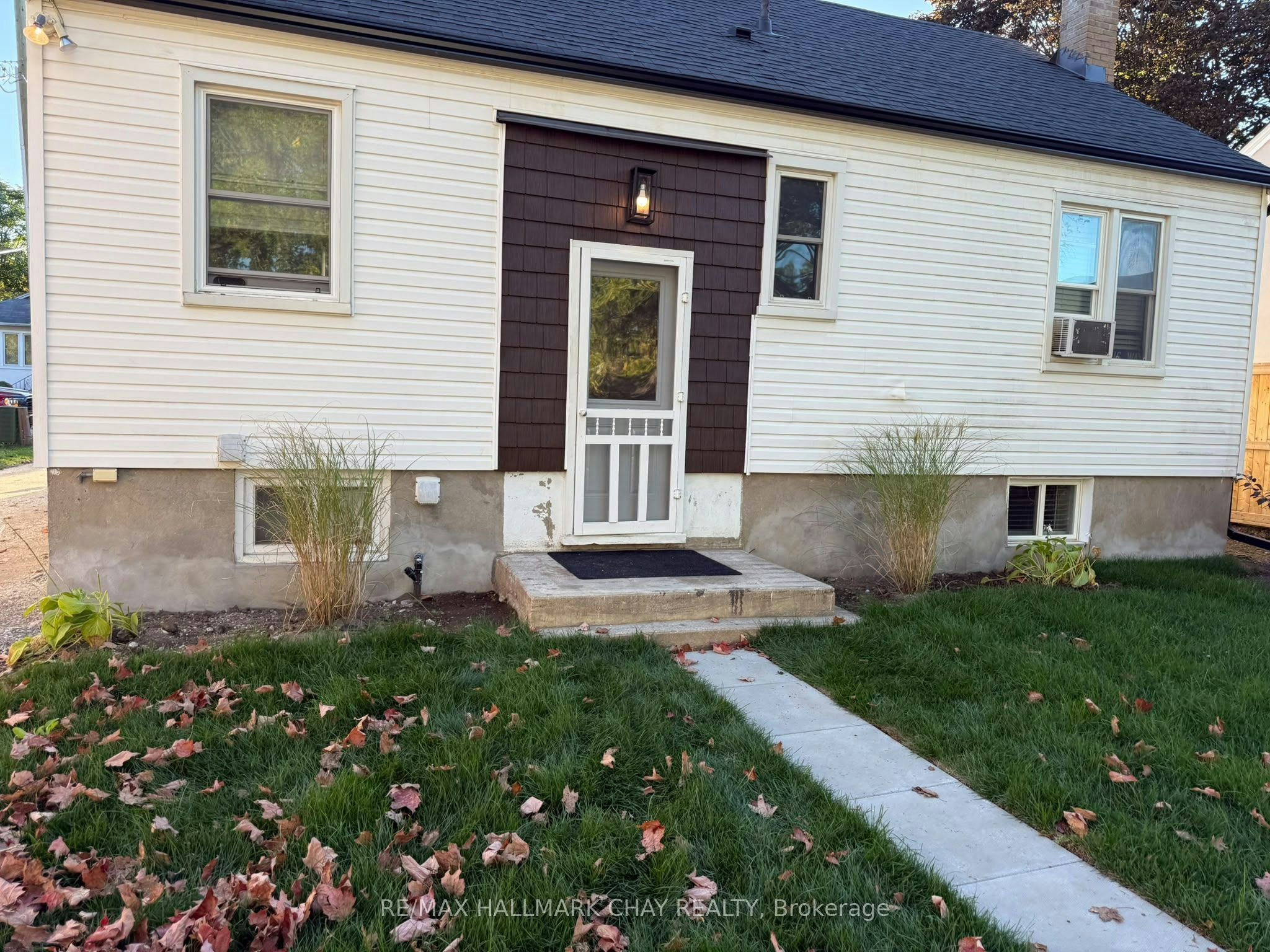 137 Clapperton Street, Barrie, ON, L4M 3G3 - 2