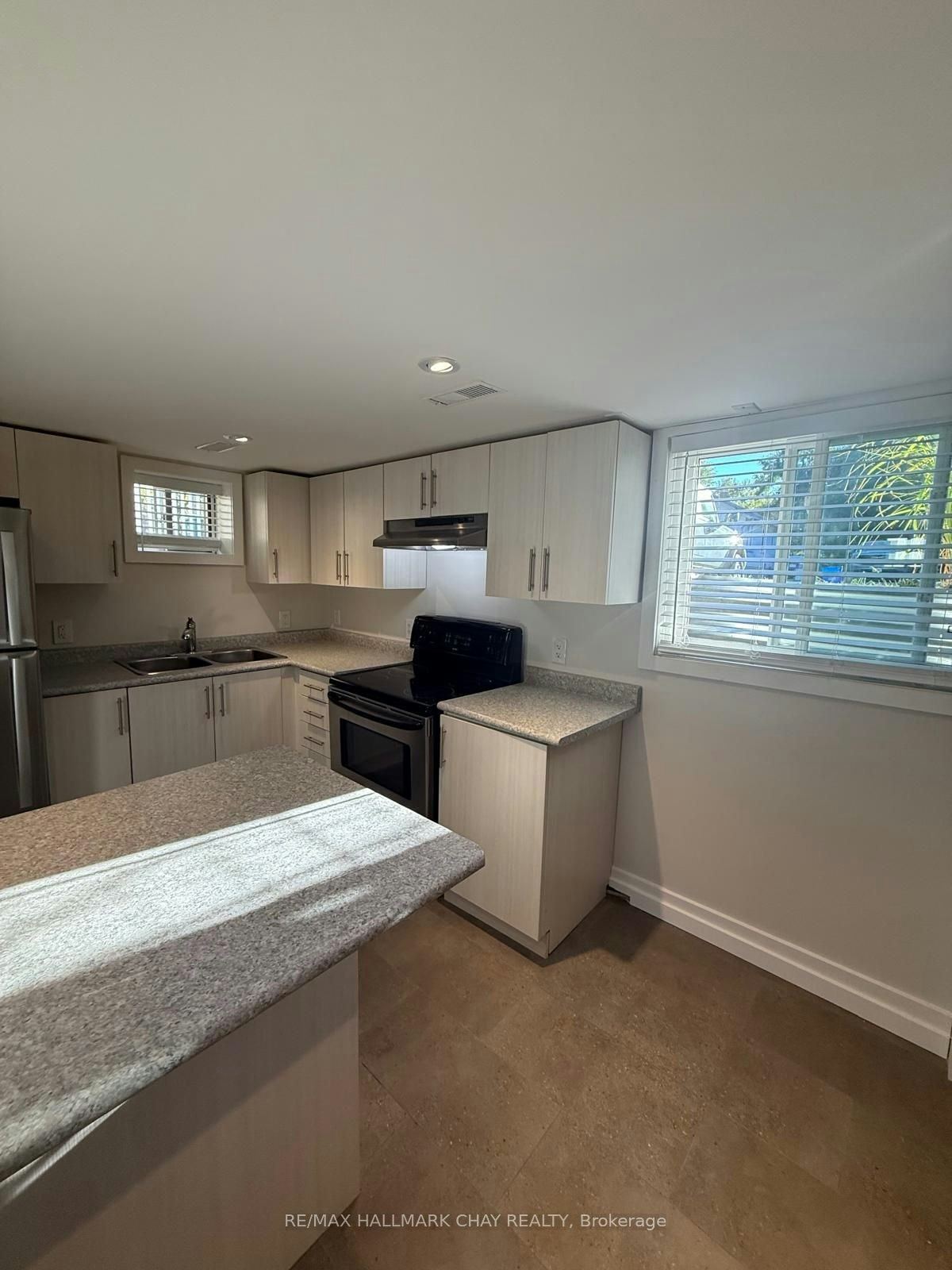 137 Clapperton Street, Barrie, ON, L4M 3G3 - 5