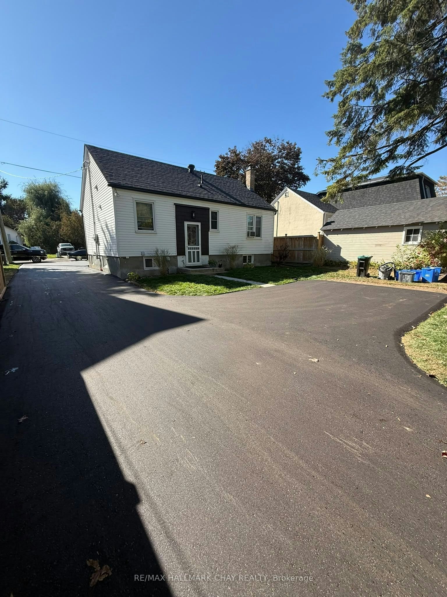 137 Clapperton Street, Barrie, ON, L4M 3G3