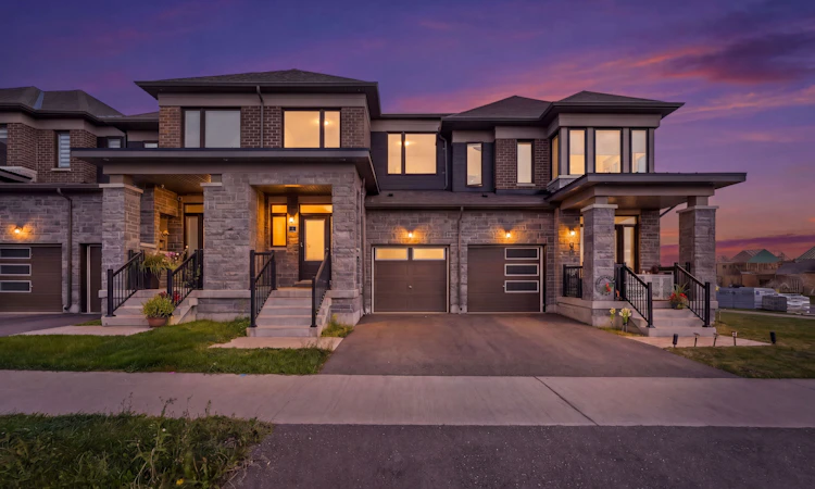 4 Rochester Drive