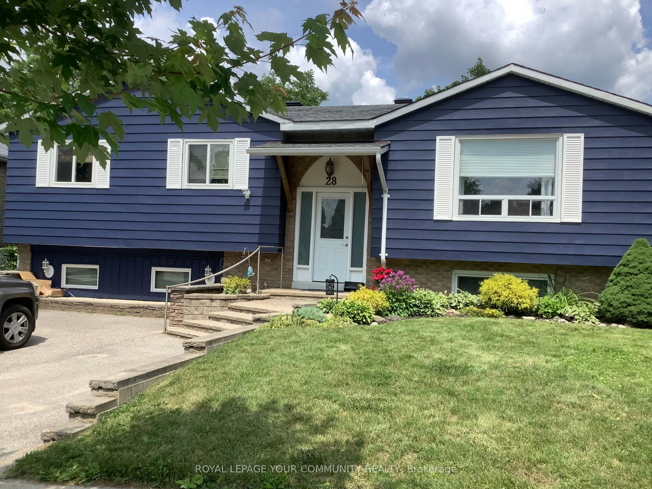 28 Indian Arrow Road, Barrie, ON, L4M 5H3