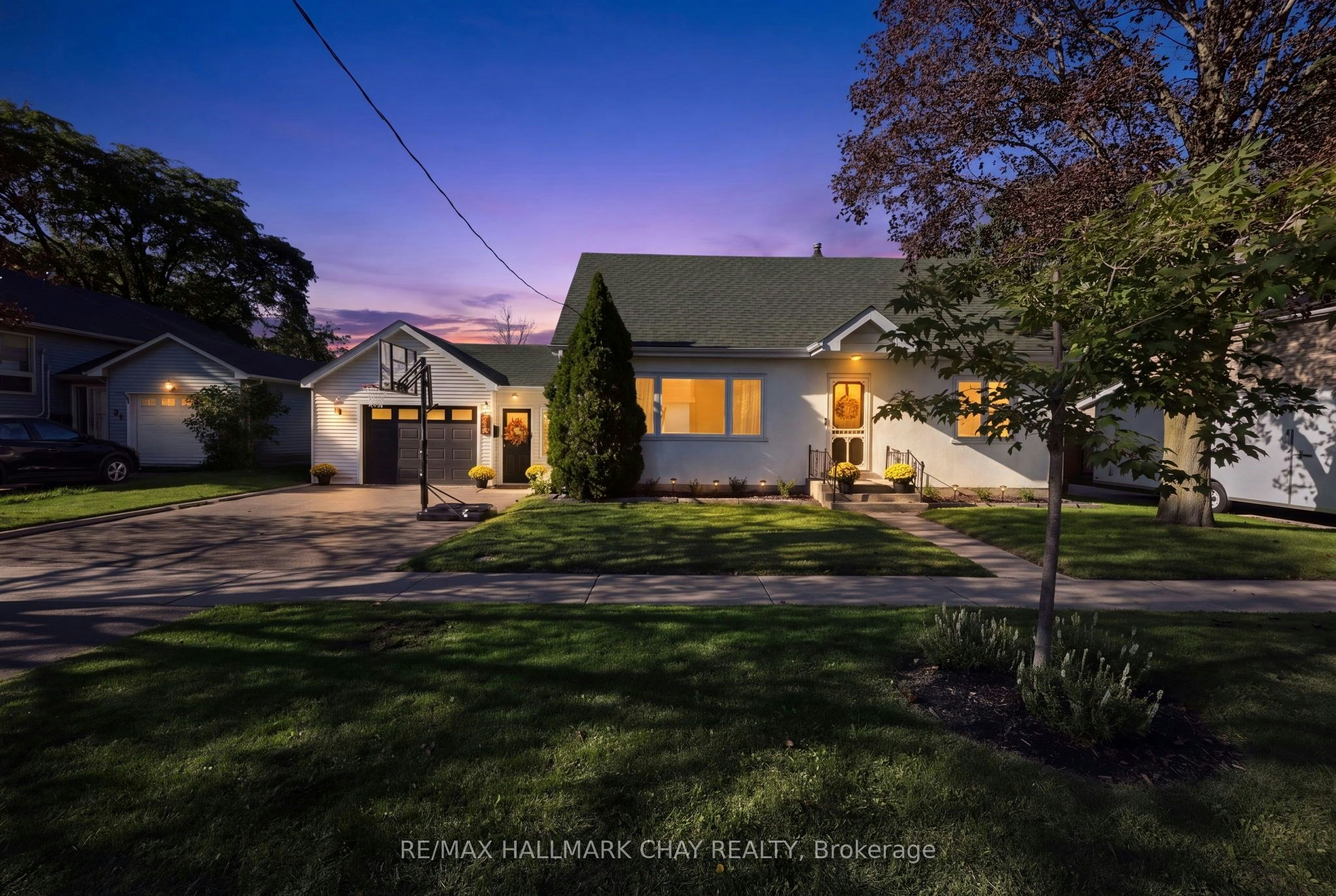 32 Caroline Street, Barrie, ON, L4N 2S3