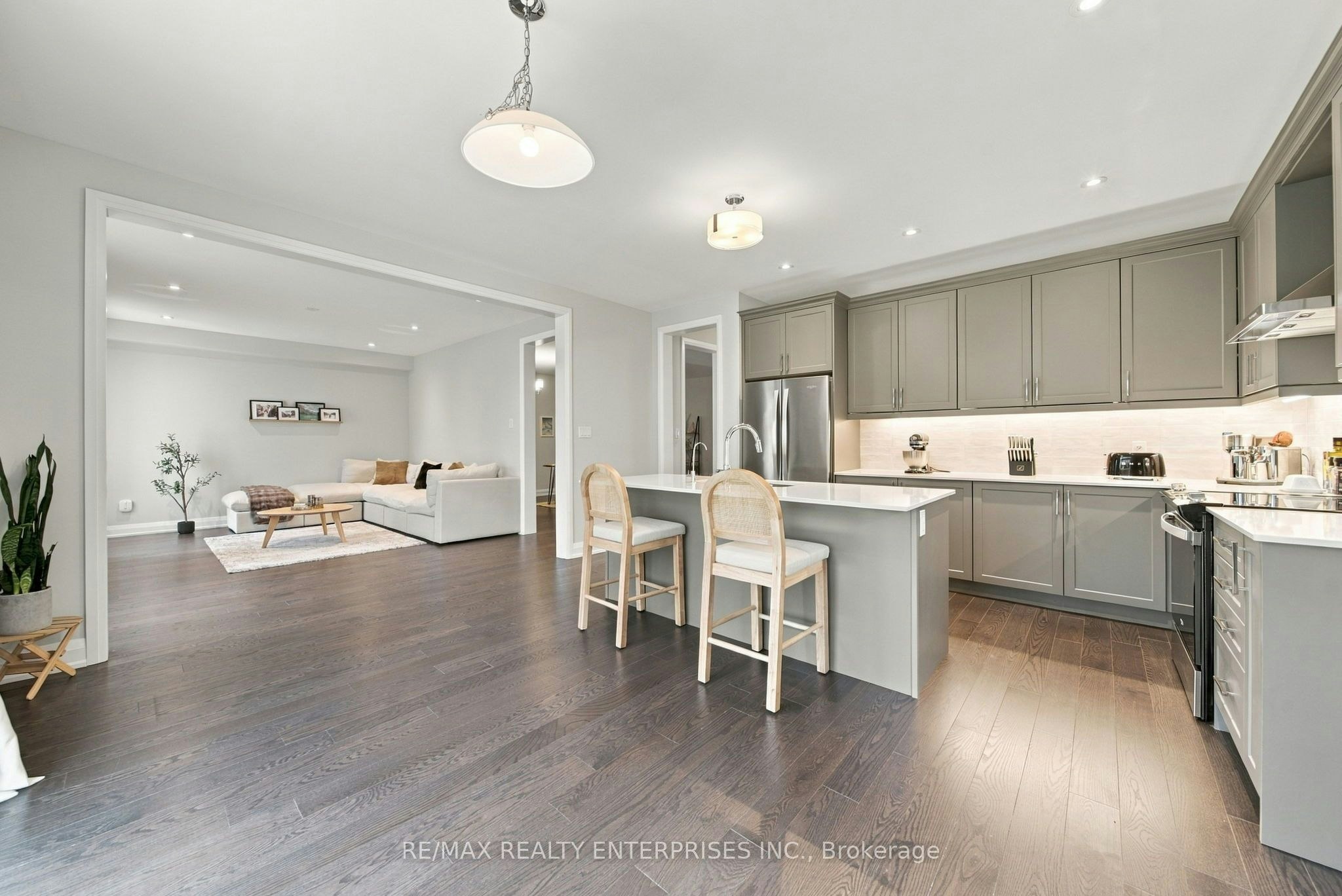 35 Sweet Cicely Street, Springwater, ON, L9X 2C7