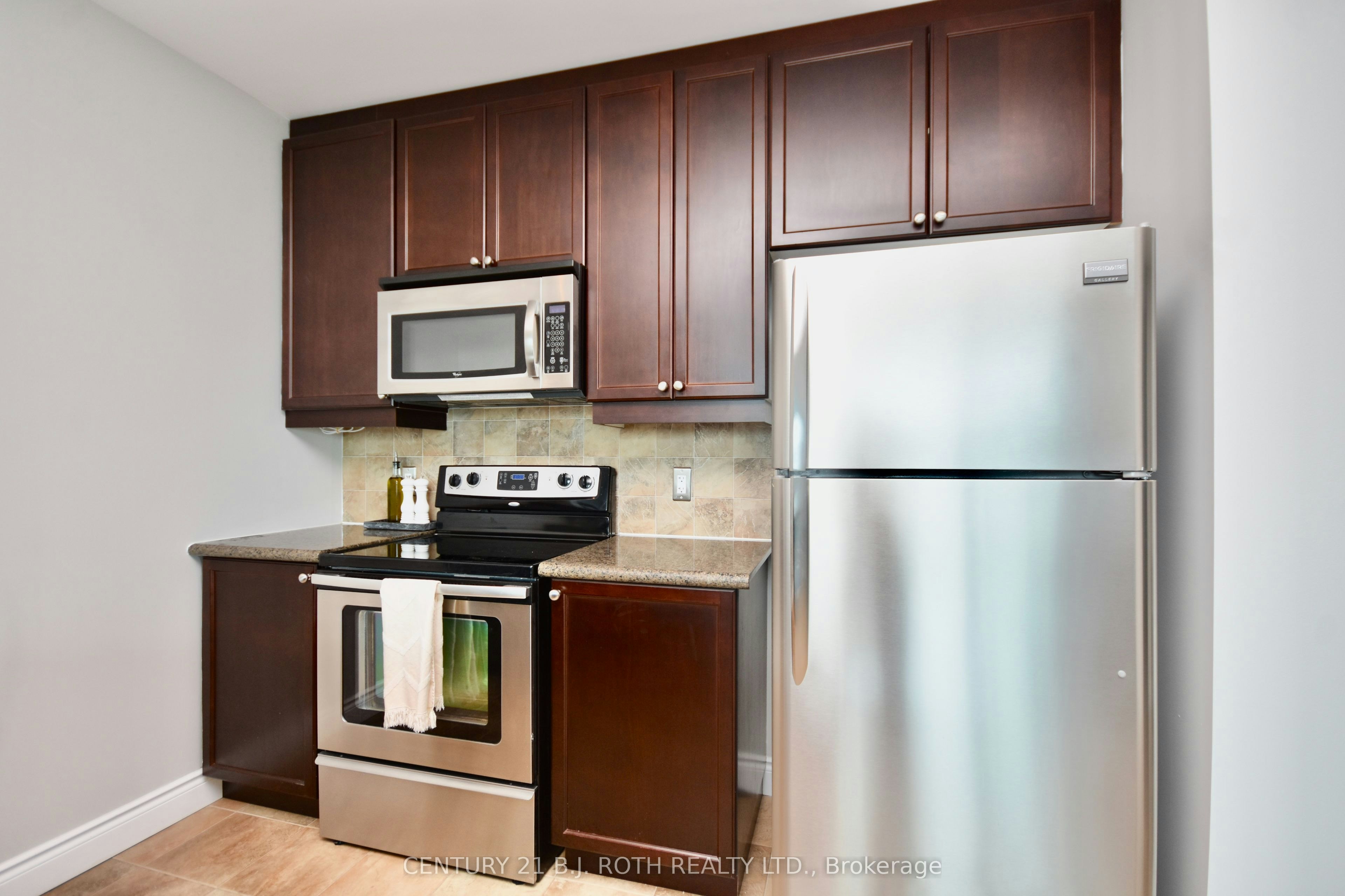 PH11-37 Ellen Street, Barrie, ON, L4N 6G2 - 5