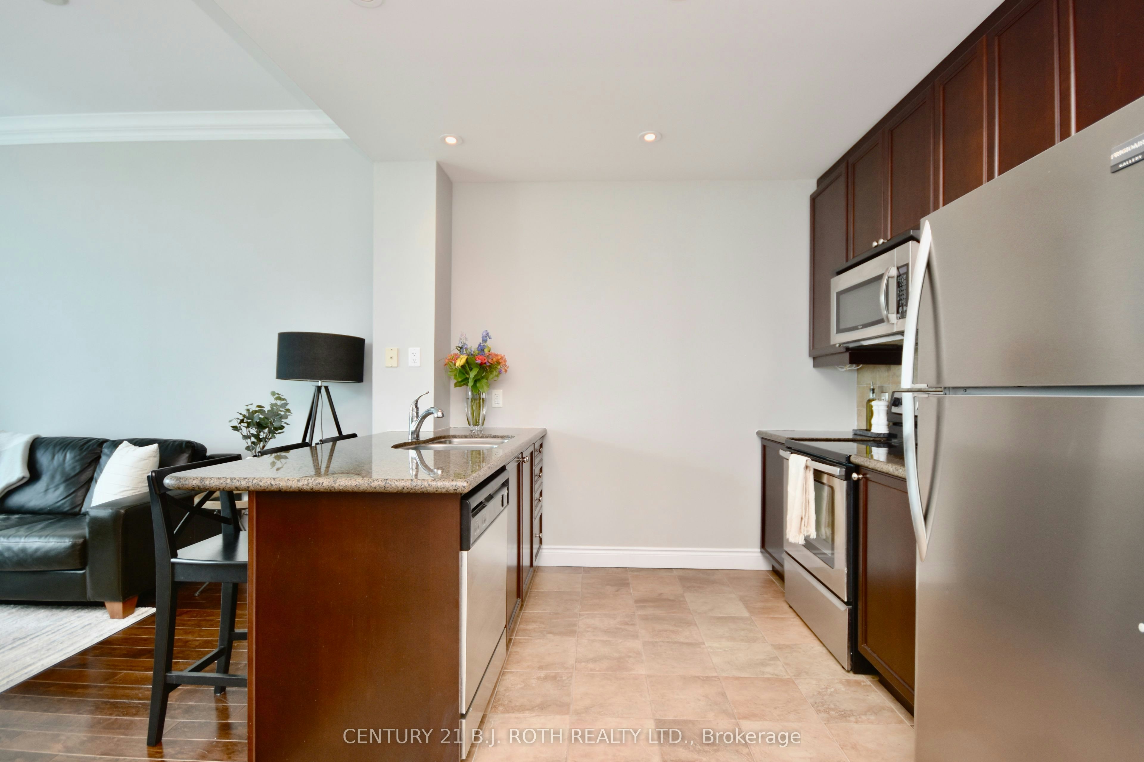 PH11-37 Ellen Street, Barrie, ON, L4N 6G2 - 2