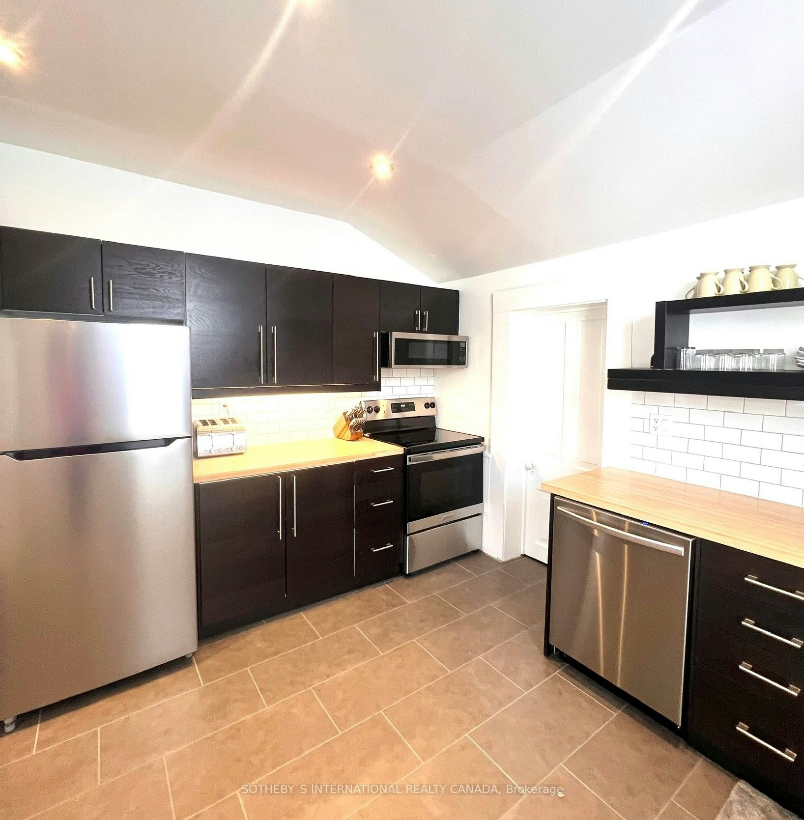 22 St. Paul Street, Collingwood, ON, L9Y 3N9 - 12