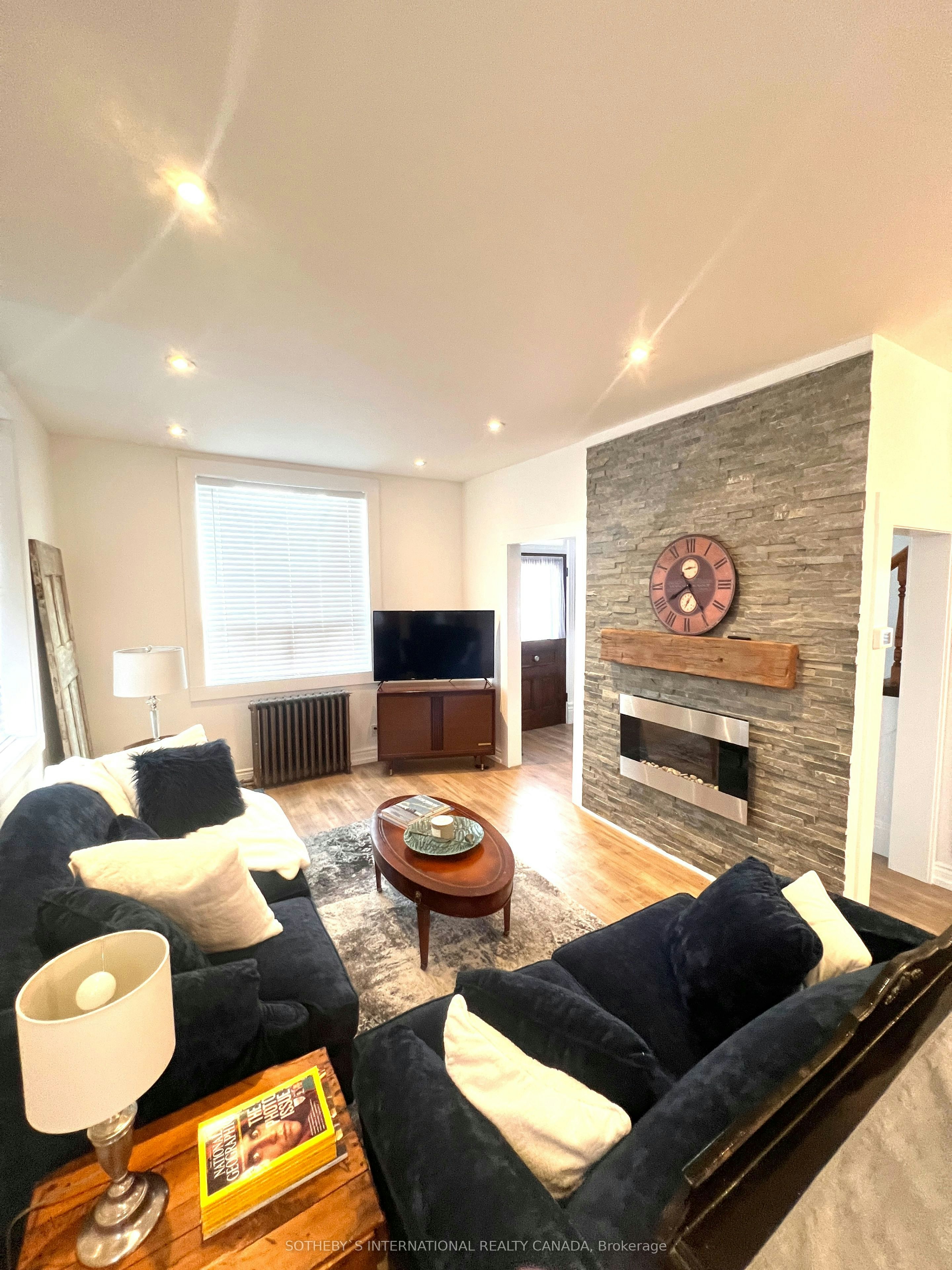 22 St. Paul Street, Collingwood, ON, L9Y 3N9 - 5