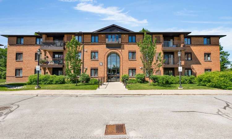 211-10B Coulter Street