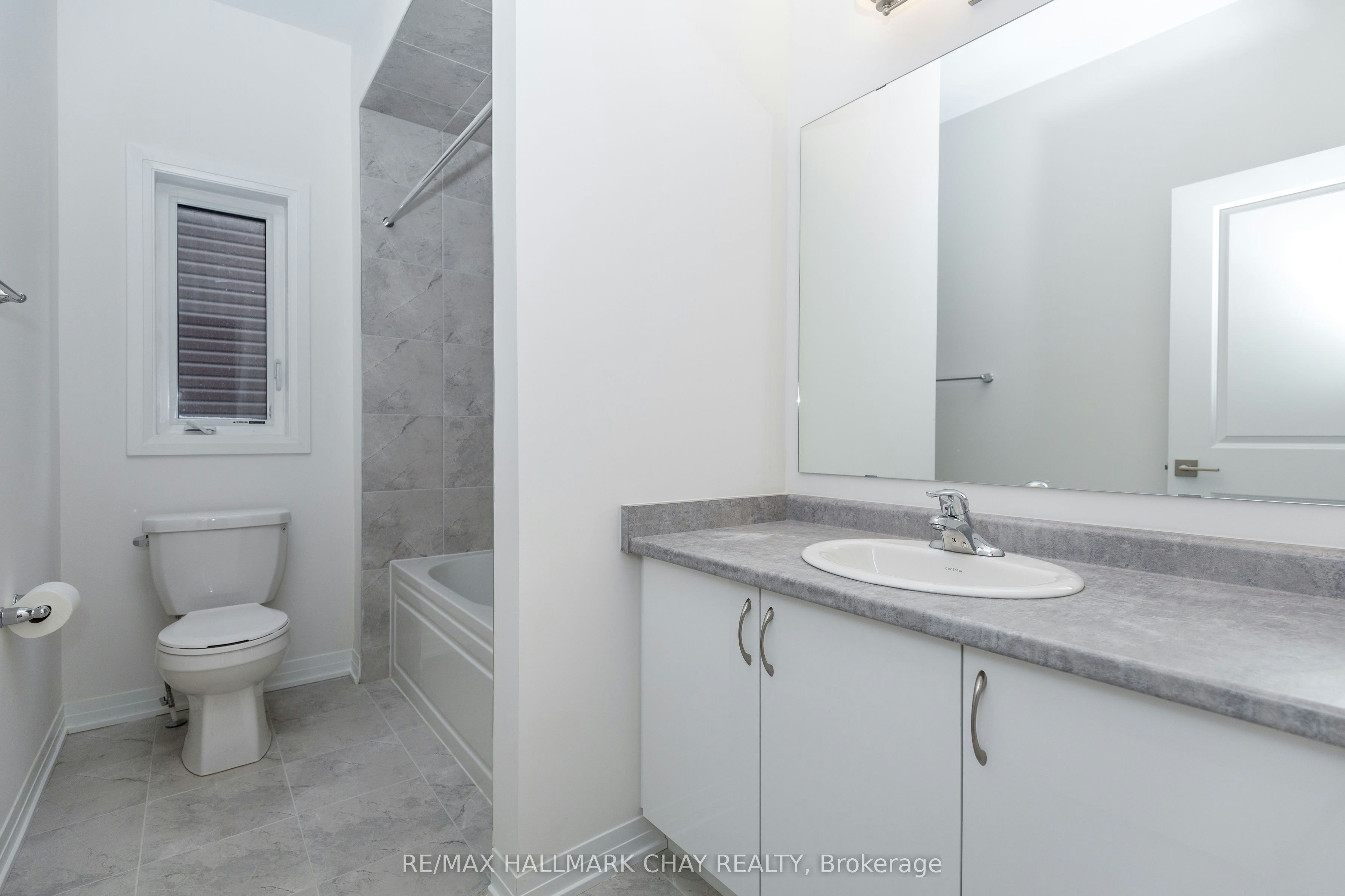 3041 Sandy Acres Avenue, Severn, ON, L3V 8P9 - 5