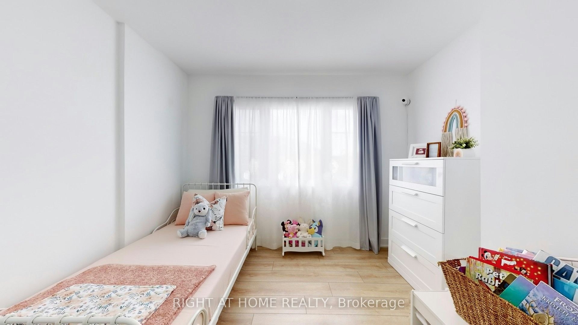 1 Pumpkin Corner Crescent, Barrie, ON, L9J 0T5 - 9