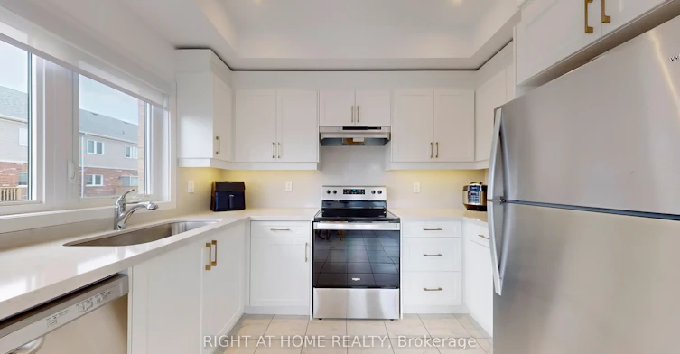 1 Pumpkin Corner Crescent, Barrie, ON, L9J 0T5 - 5