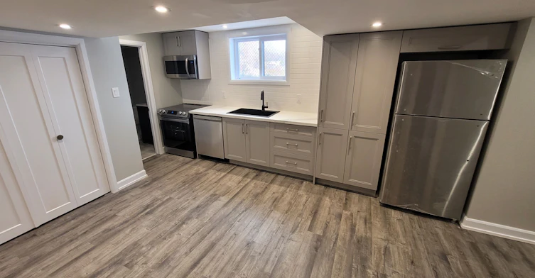 Lower-205 Cardinal Street, Barrie, ON, L4M 6G8 - 3