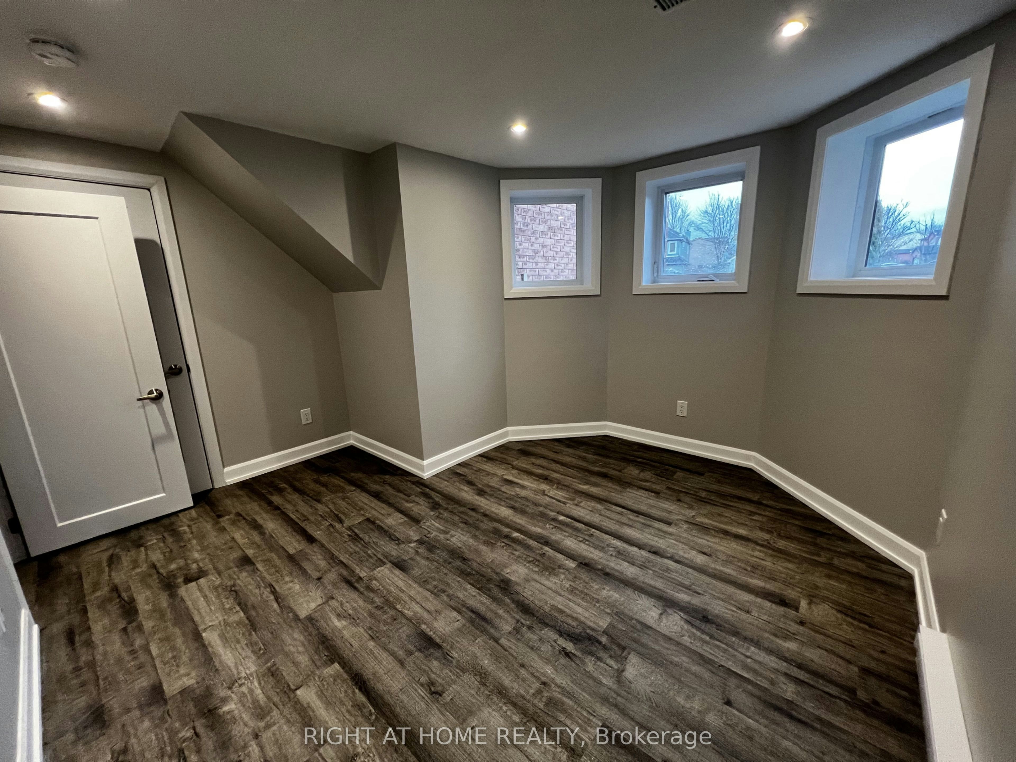 Lower-205 Cardinal Street, Barrie, ON, L4M 6G8 - 10