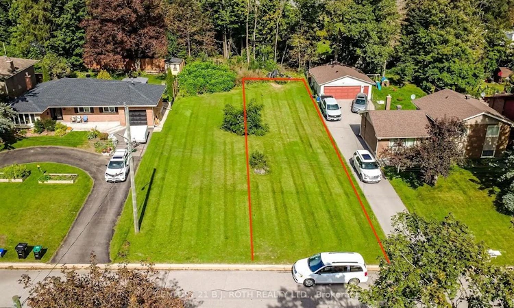 12B Ottaway Avenue