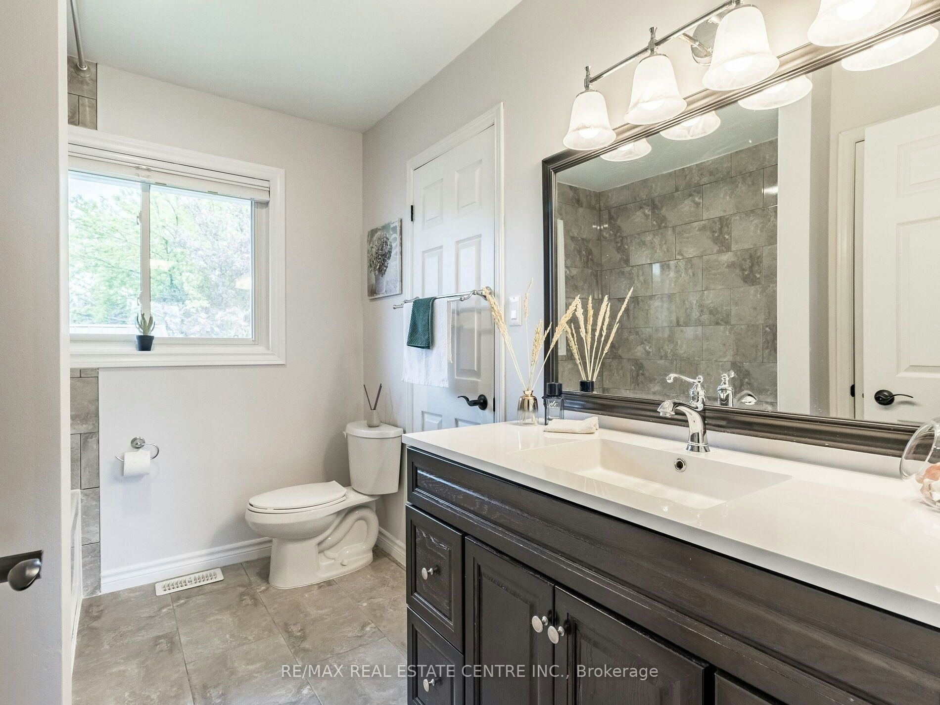 28 Teskey Court, Collingwood, ON, L9Y 4R9 - 26
