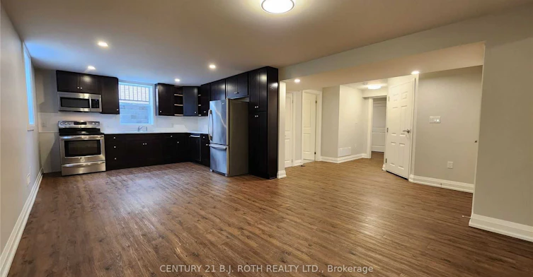 Lower-300 Cundles Road W, Barrie, ON, L4N 7C9