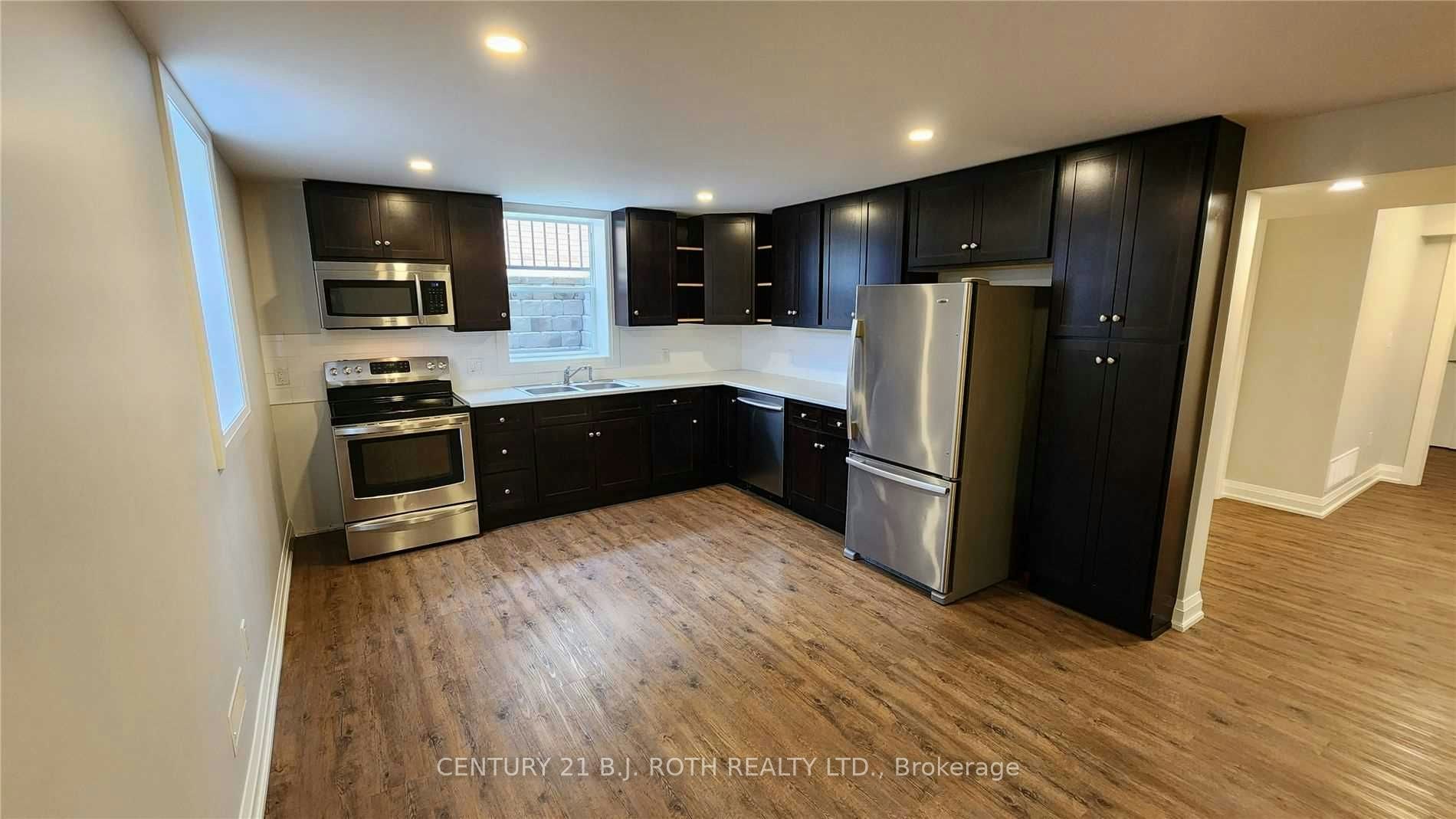 Lower-300 Cundles Road W, Barrie, ON, L4N 7C9 - 4