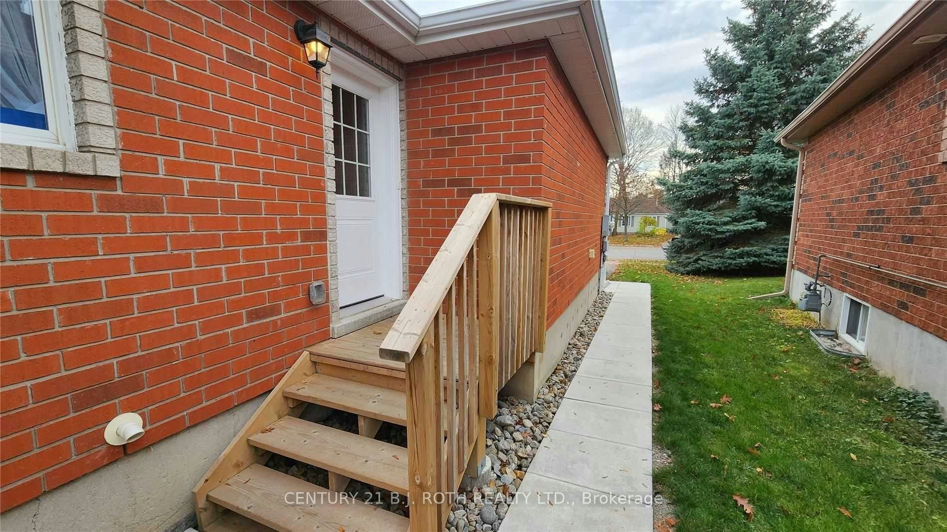 Lower-300 Cundles Road W, Barrie, ON, L4N 7C9 - 16