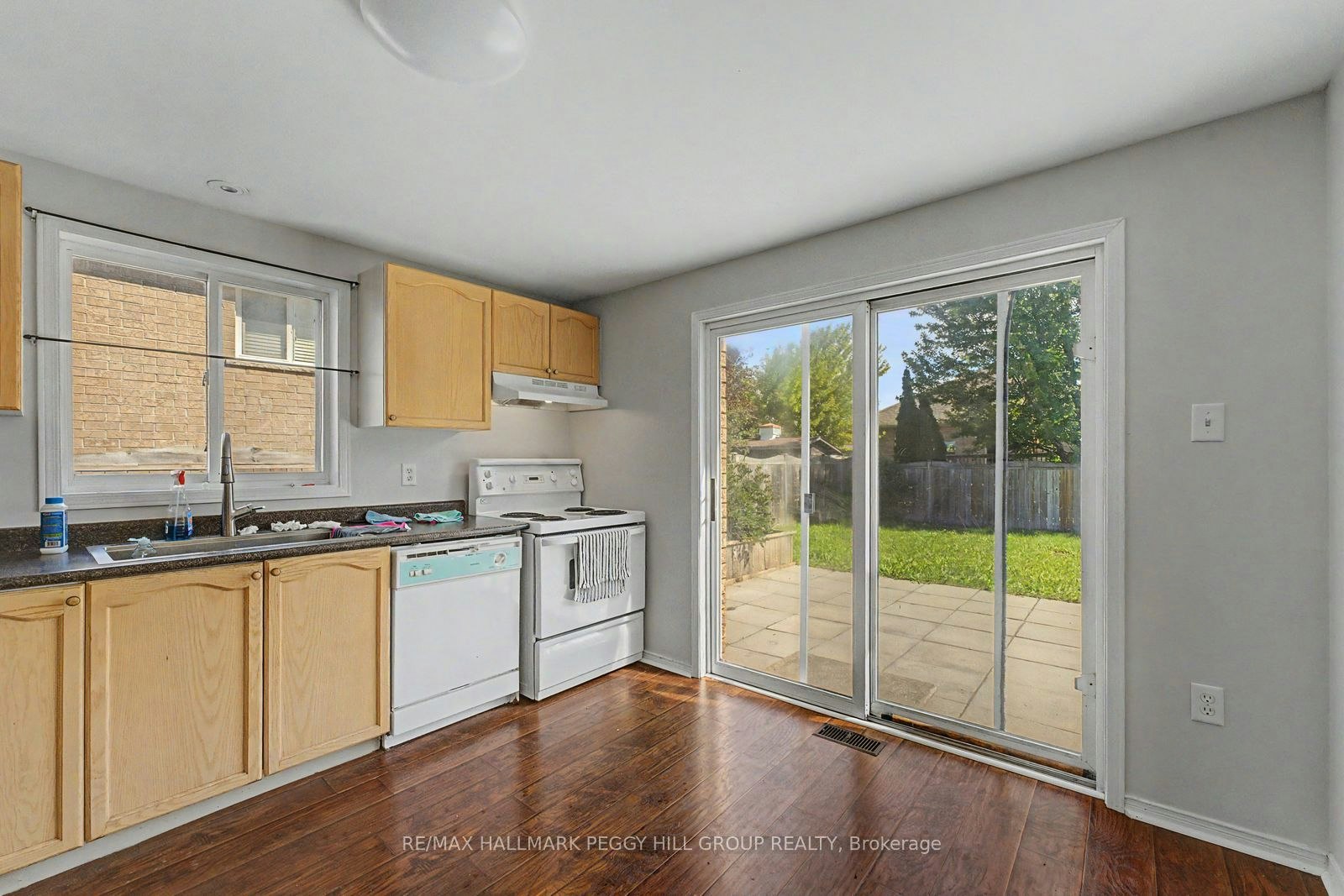24 Dunsmore Lane, Barrie, ON, L4M 7A1 - 5