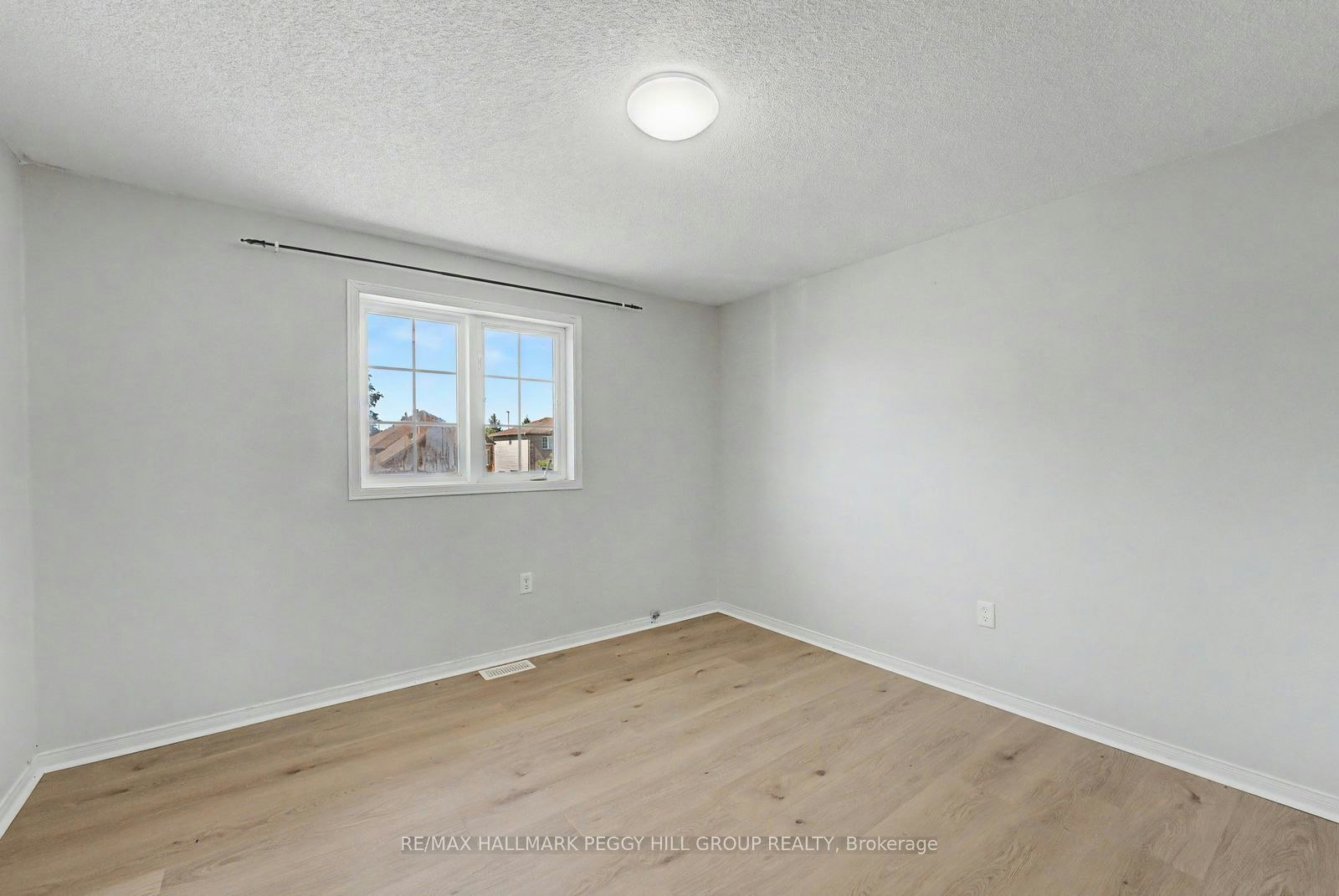 24 Dunsmore Lane, Barrie, ON, L4M 7A1 - 11