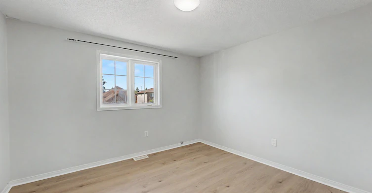 24 Dunsmore Lane, Barrie, ON, L4M 7A1 - 11