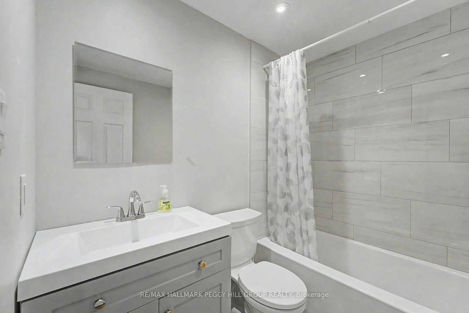 24 Dunsmore Lane, Barrie, ON, L4M 7A1 - 10