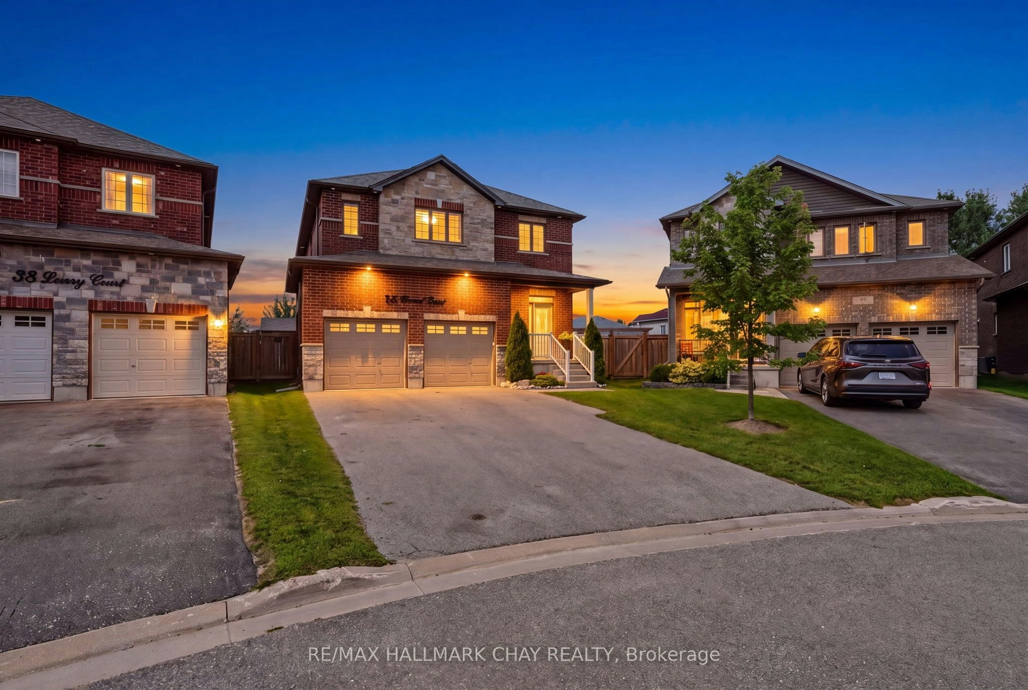 36 Lowry Court, Barrie, ON, L4N 7N3