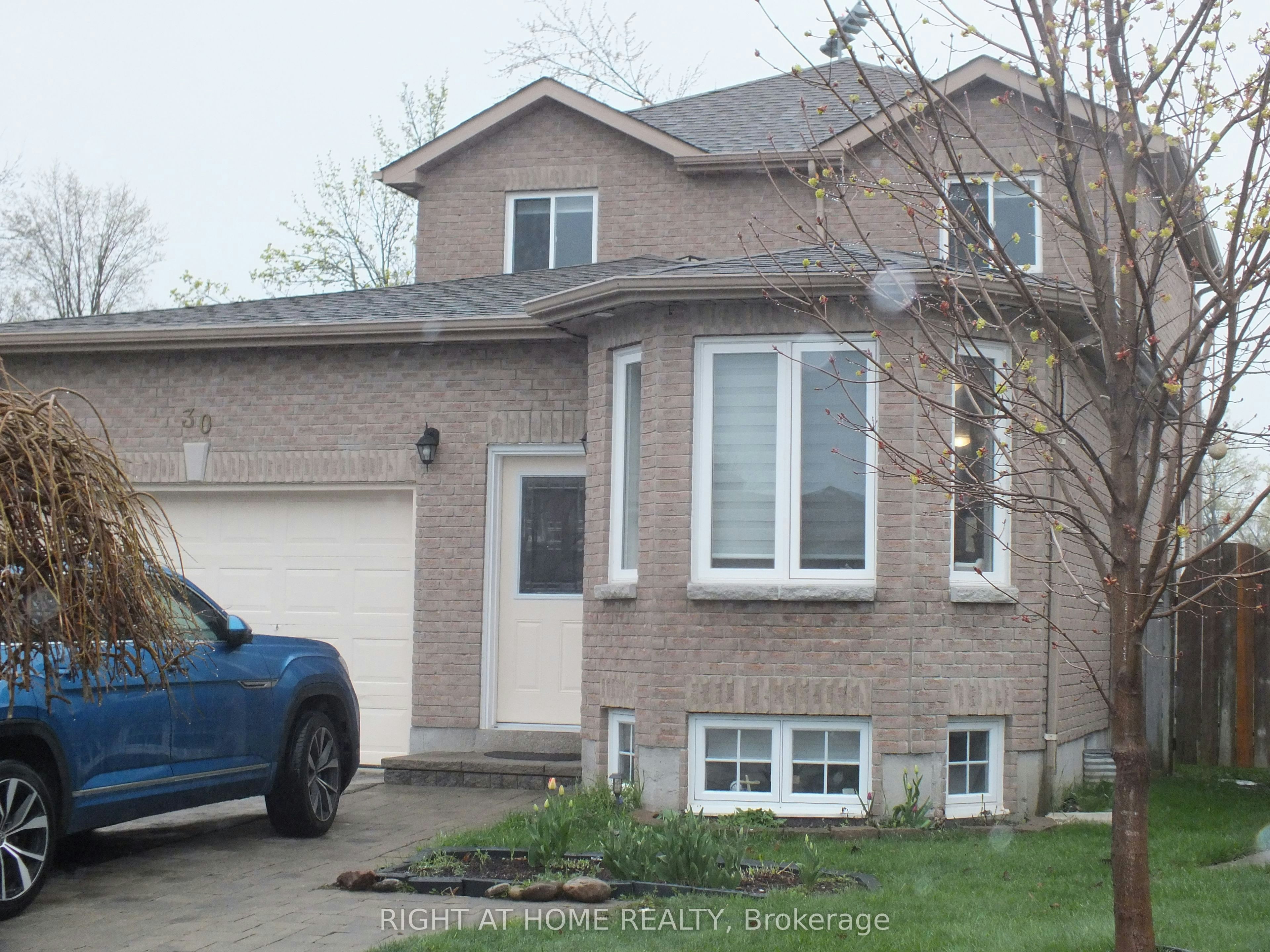 30 Brighton Road, Barrie, ON, L4M 6S4