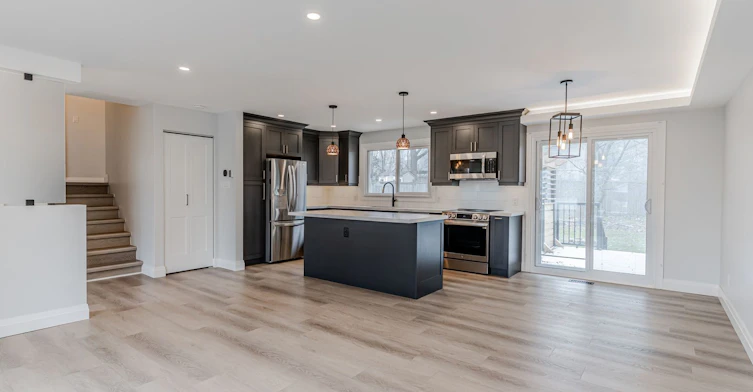 Upper-20 Ottaway Avenue, Barrie, ON, L4M 2W7 - 3