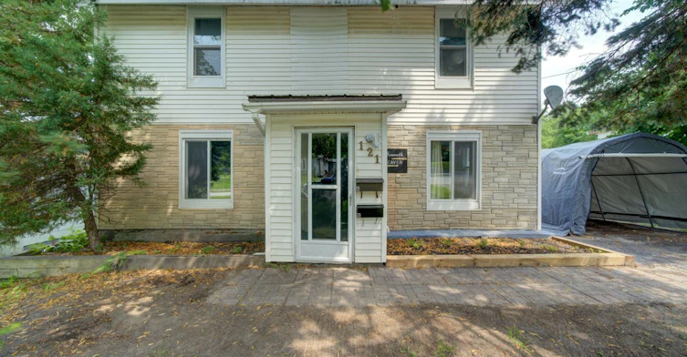 Upper 2 Floors-121 Seventh Street, Midland, ON, L4R 3Y9