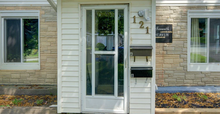 Upper 2 Floors-121 Seventh Street, Midland, ON, L4R 3Y9 - 3