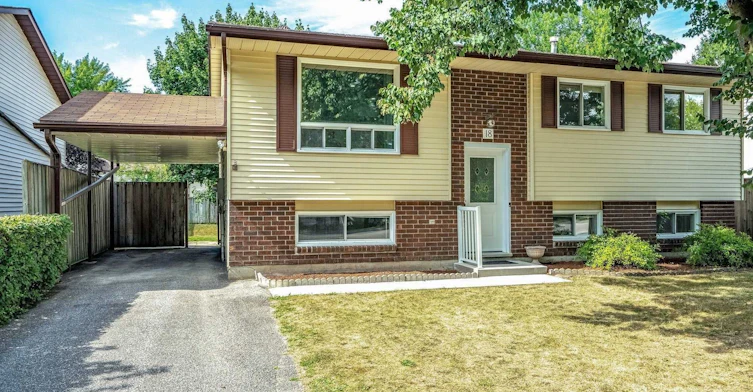 Upper-18 Shannon Street, Orillia, ON, L3V 7K2