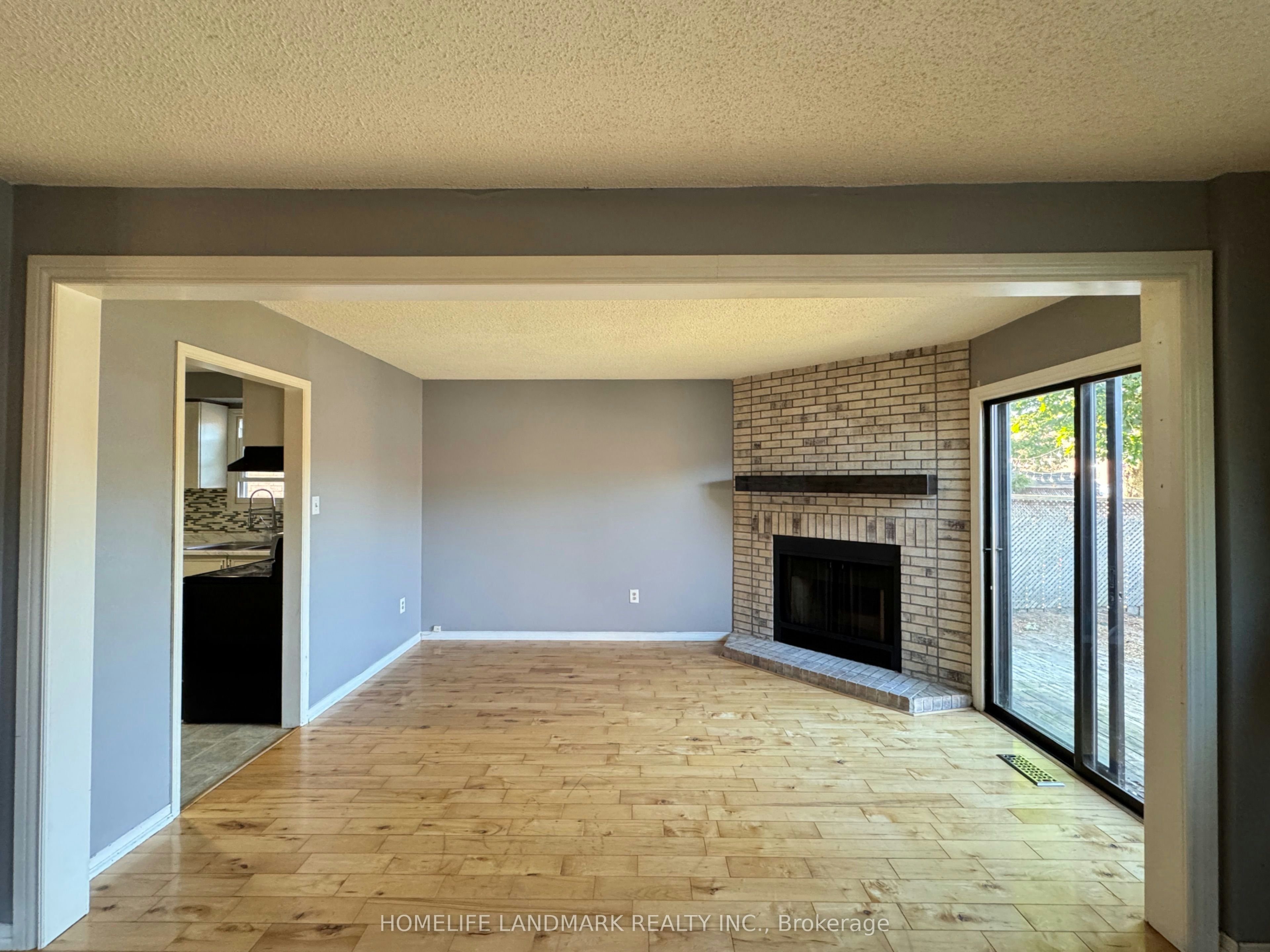 23 Wallace Drive, Barrie, ON, L4N 7E2 4