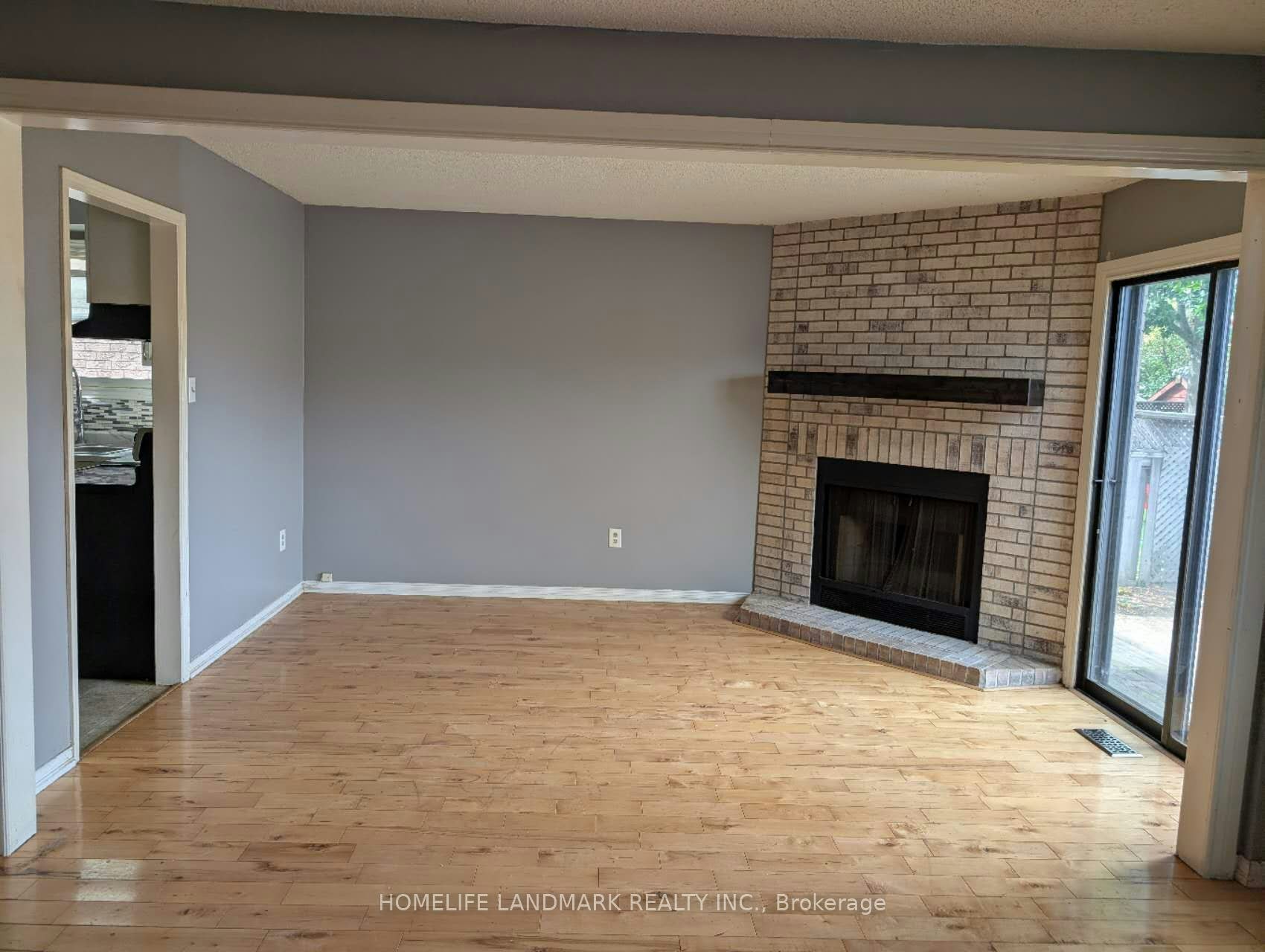 23 Wallace Drive, Barrie, ON, L4N 7E2 - 2