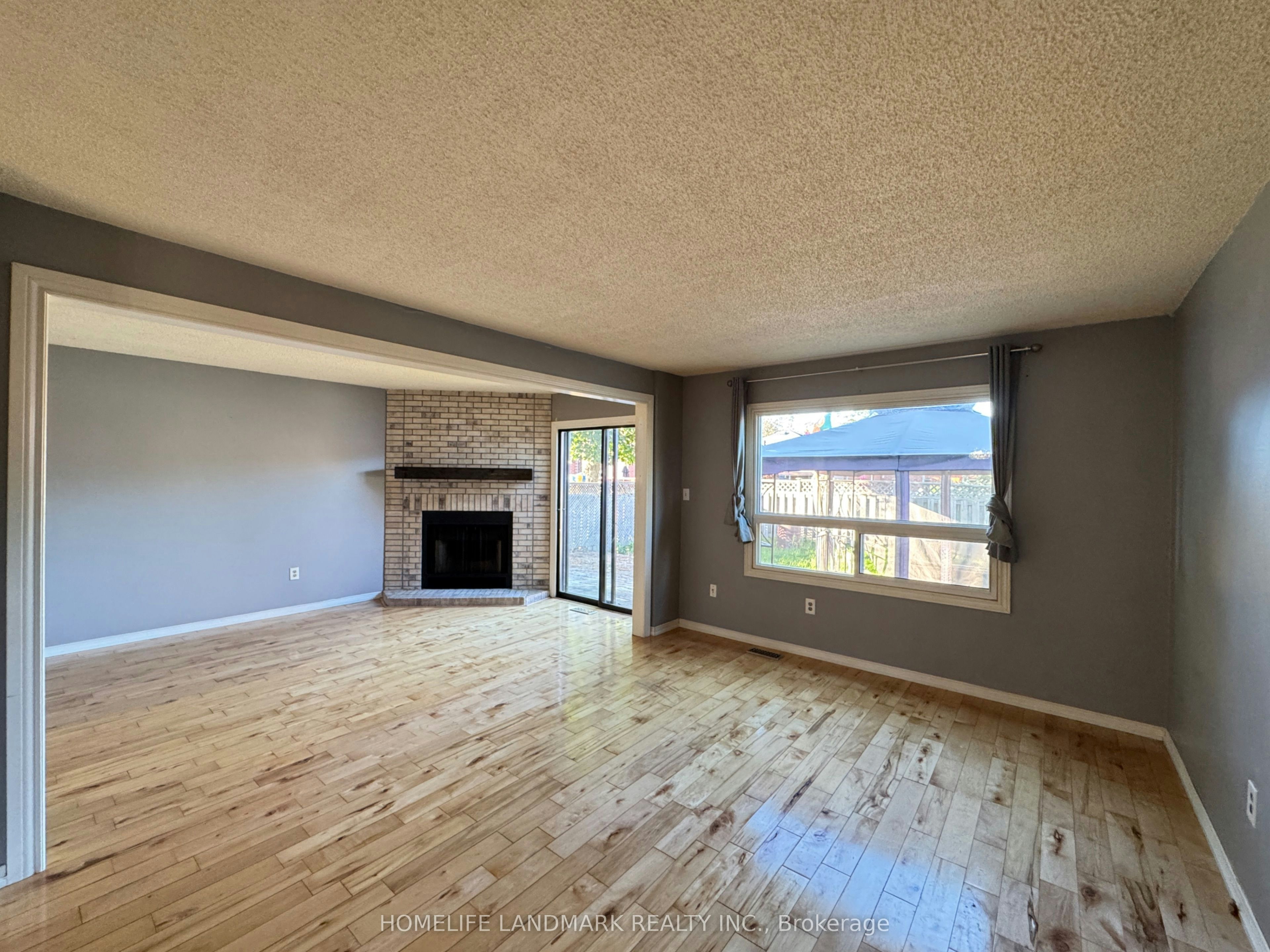 23 Wallace Drive, Barrie, ON, L4N 7E2 5