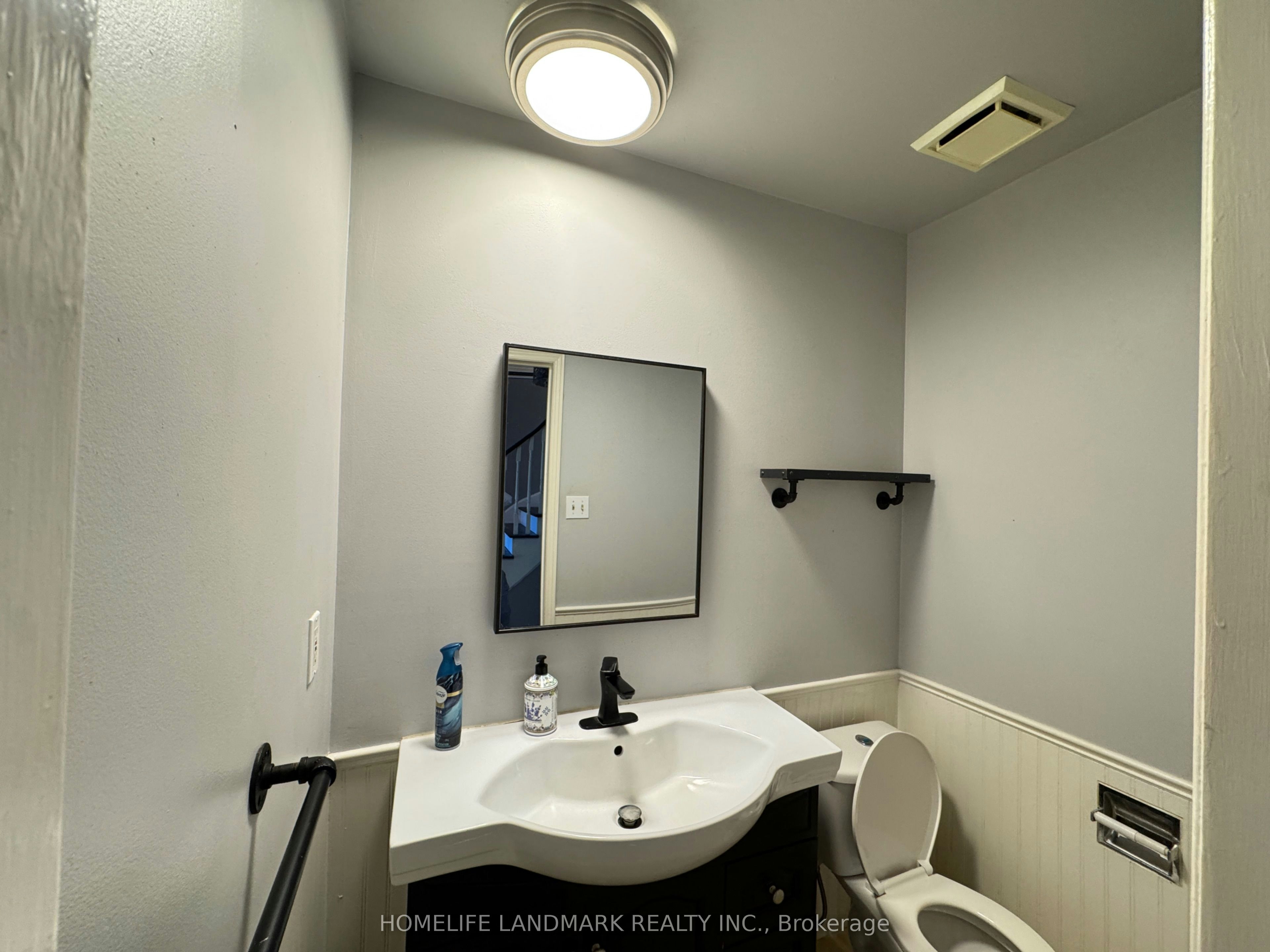 23 Wallace Drive, Barrie, ON, L4N 7E2 3