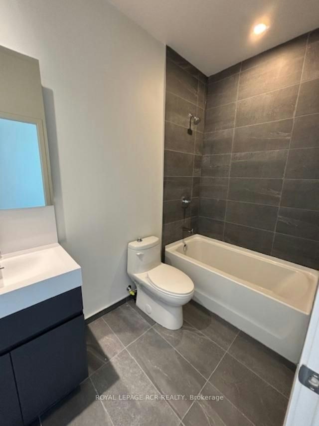 1102-39 Mary Street, Barrie, ON, L4N 1S9 - 12