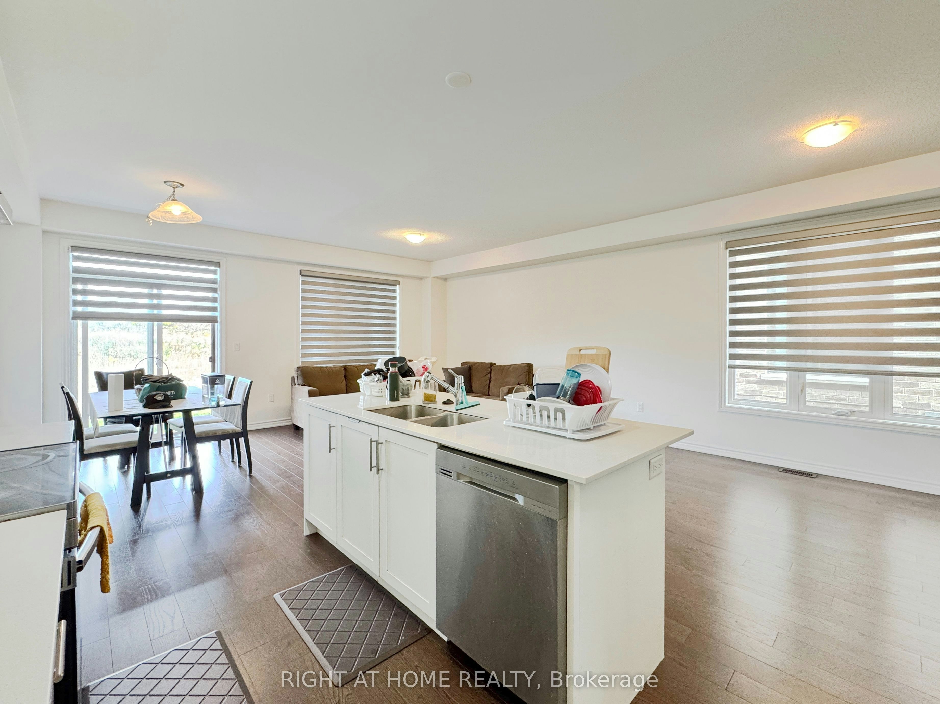 143 Shepherd Drive, Barrie, ON, L9J 0P9 - 3