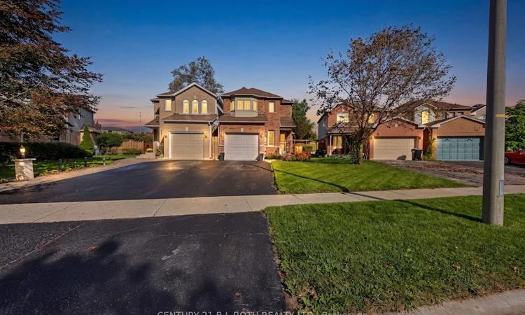 36 Aikens Crescent