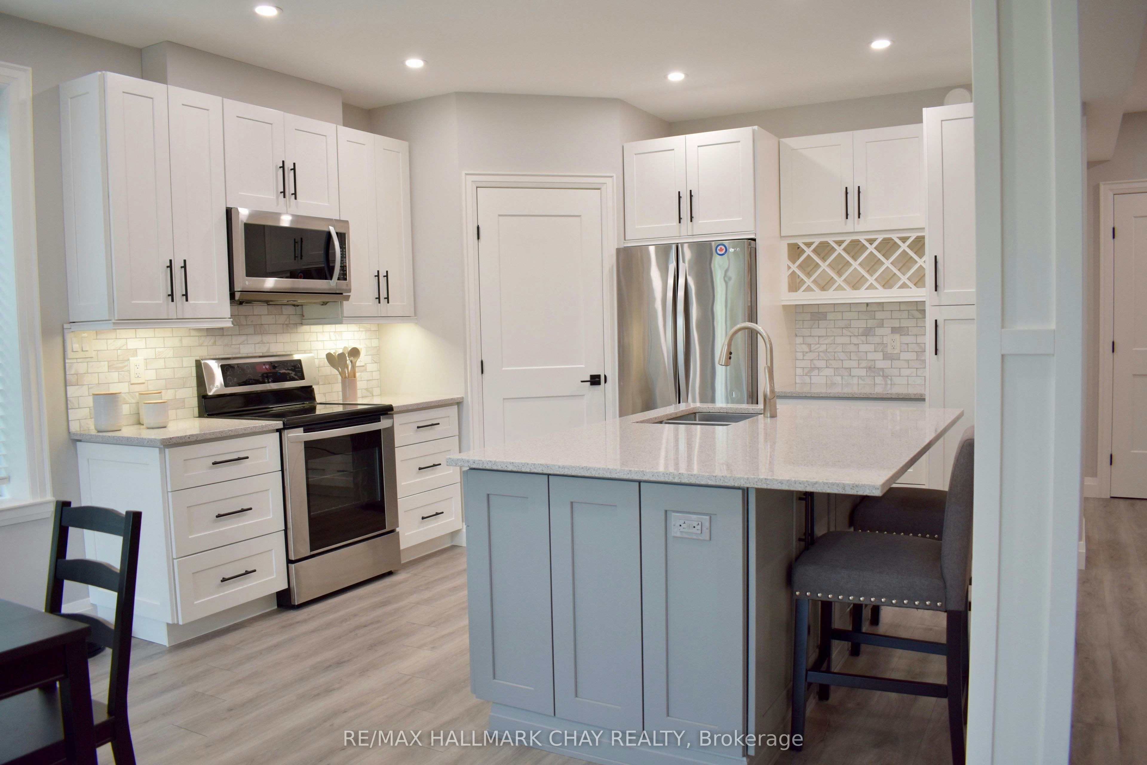 1448 B River Road W, Wasaga Beach, ON, L8Z 2H2 - 9