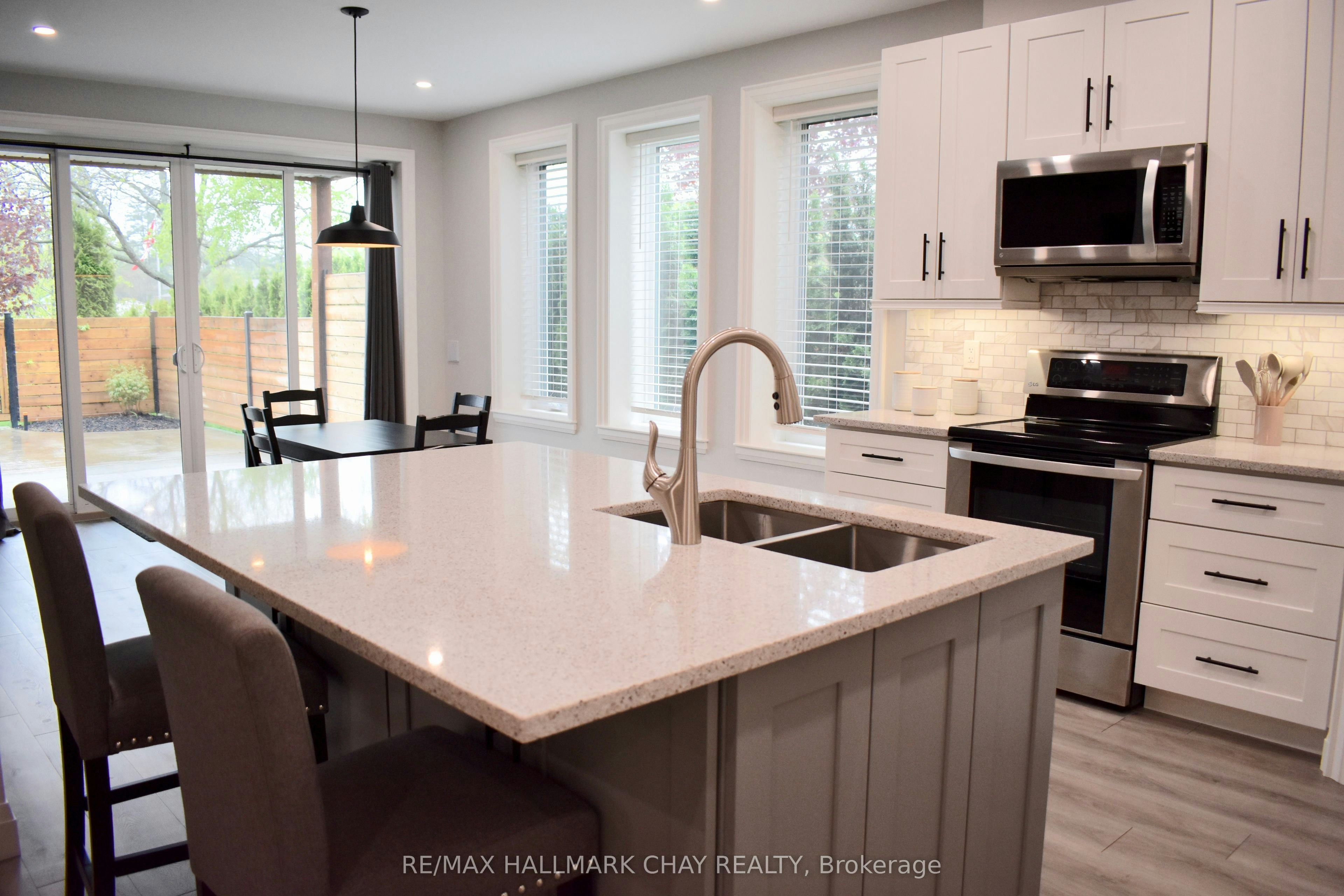 1448 B River Road W, Wasaga Beach, ON, L8Z 2H2 - 8