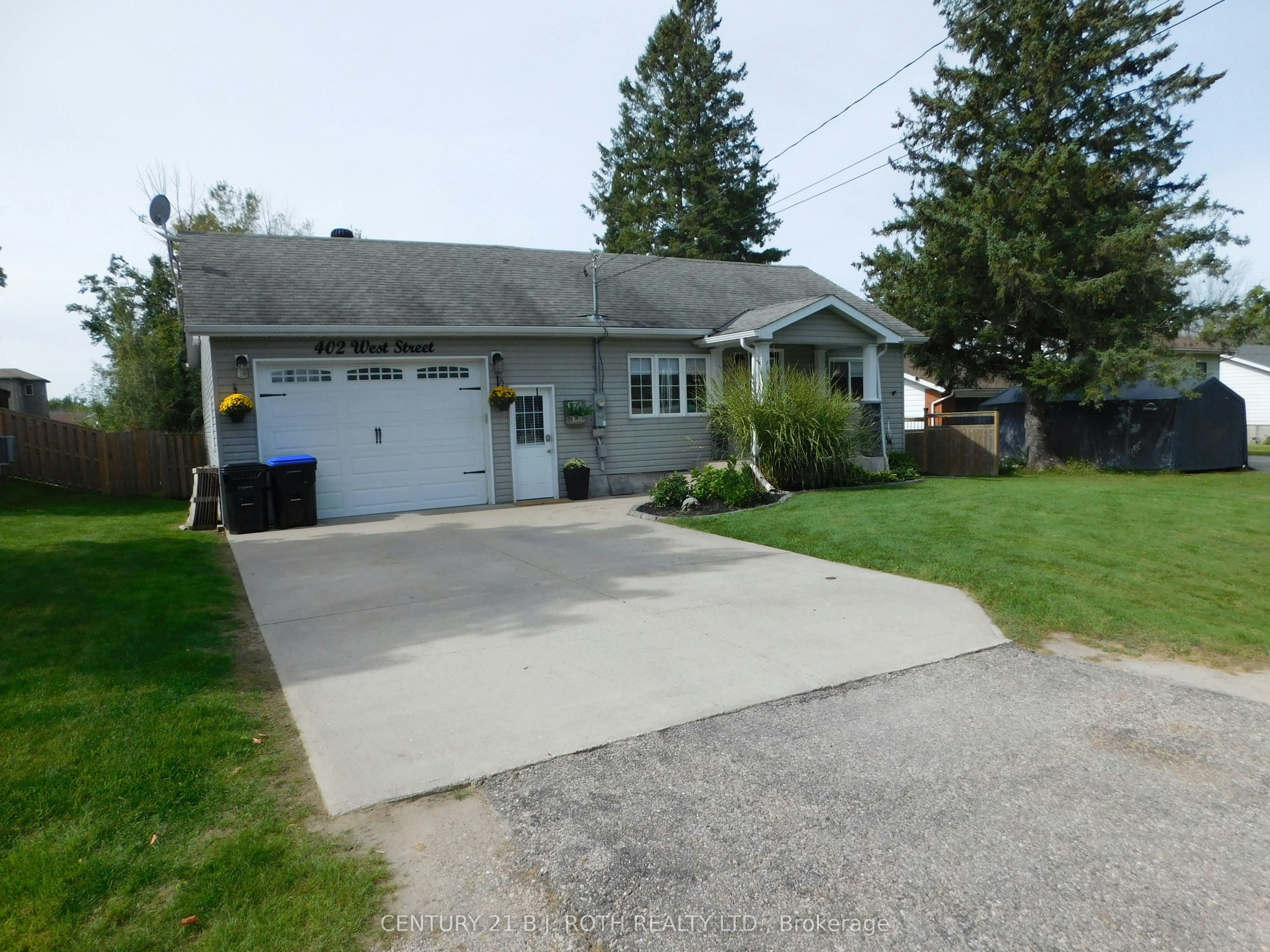 402 West Street, Tay, ON, L0K 2A0