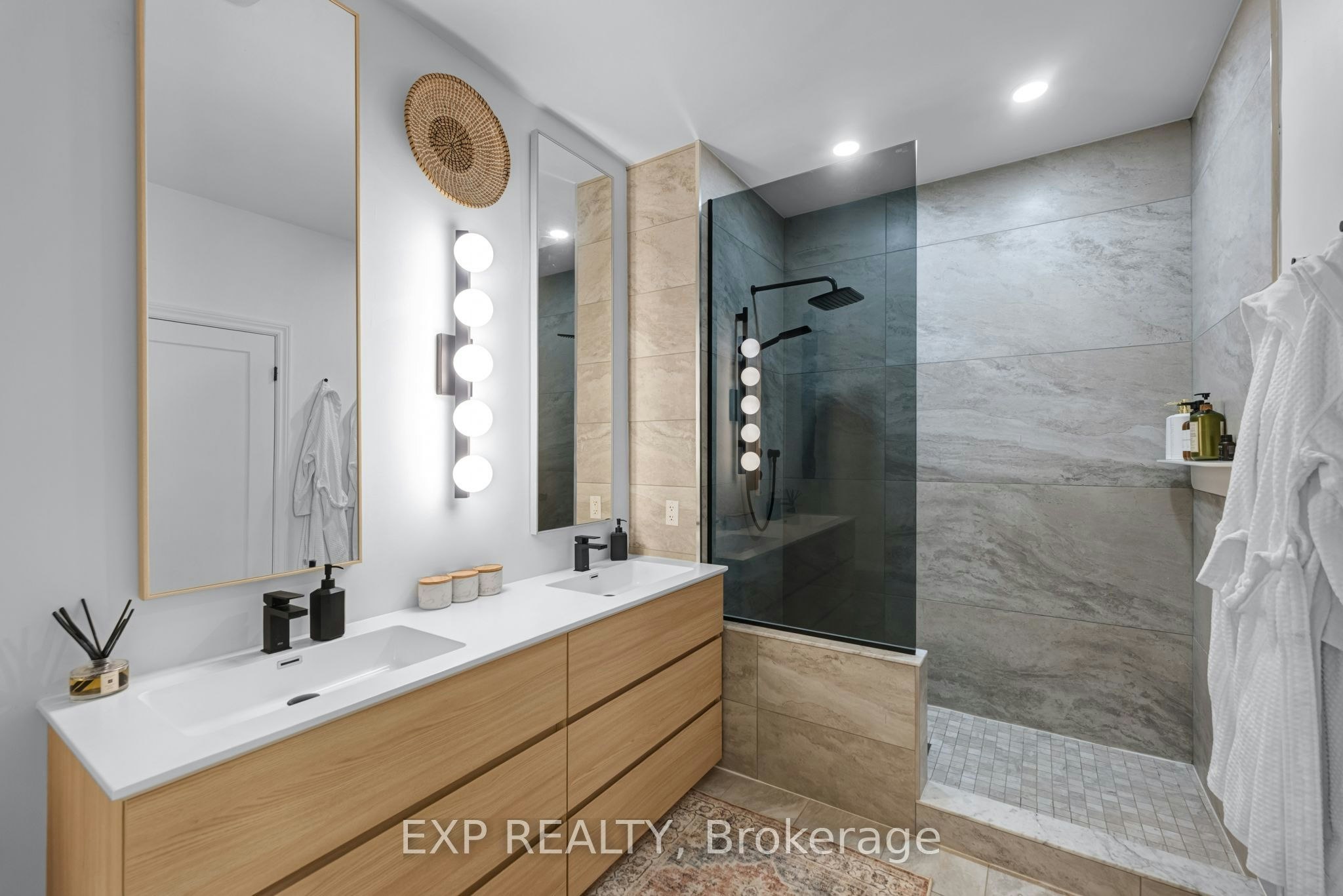 Main-256 Old Mosley Street, Wasaga Beach, ON, L9Z 2J2 - 17
